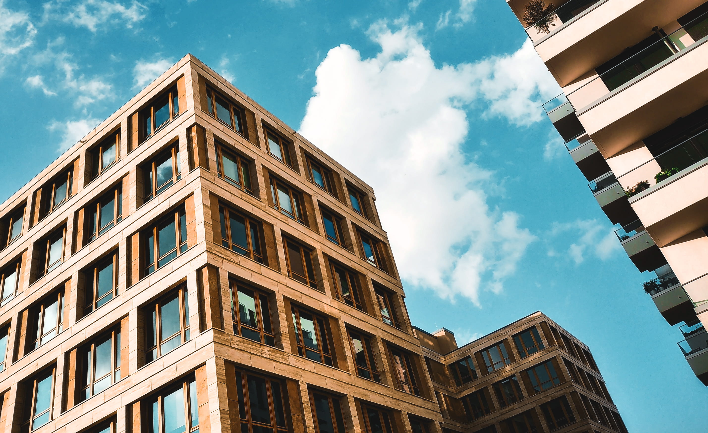 office building exterior, allemagne, low angle view, blue, residential district, building exterior, no people, apartment, 2K, office, morning, built structure, HD Wallpaper