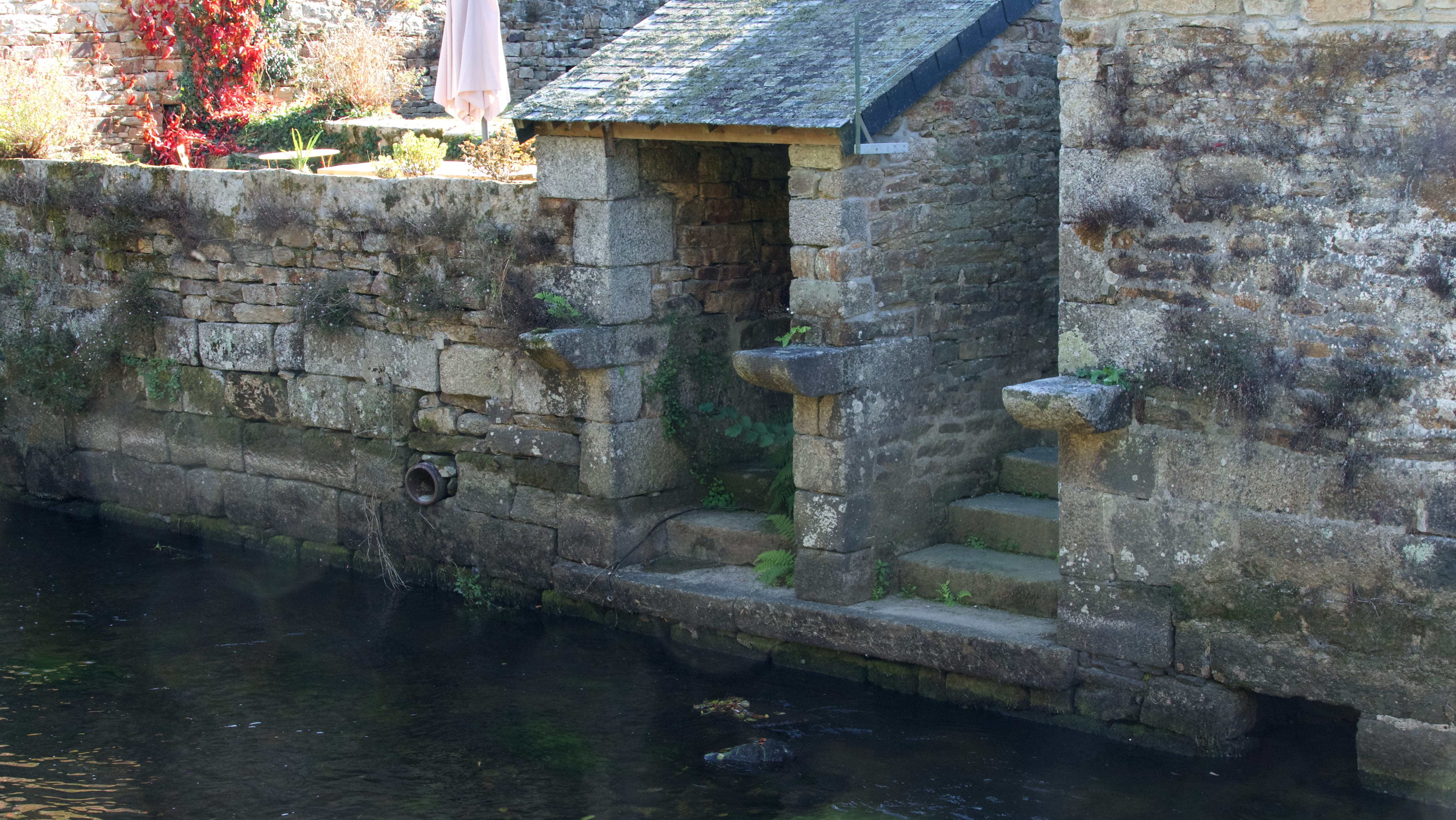 stone wall, house, no people, river, animals in the wild, 5K, building exterior, built structure, building, canal, architecture, animal themes, nature, HD Wallpaper