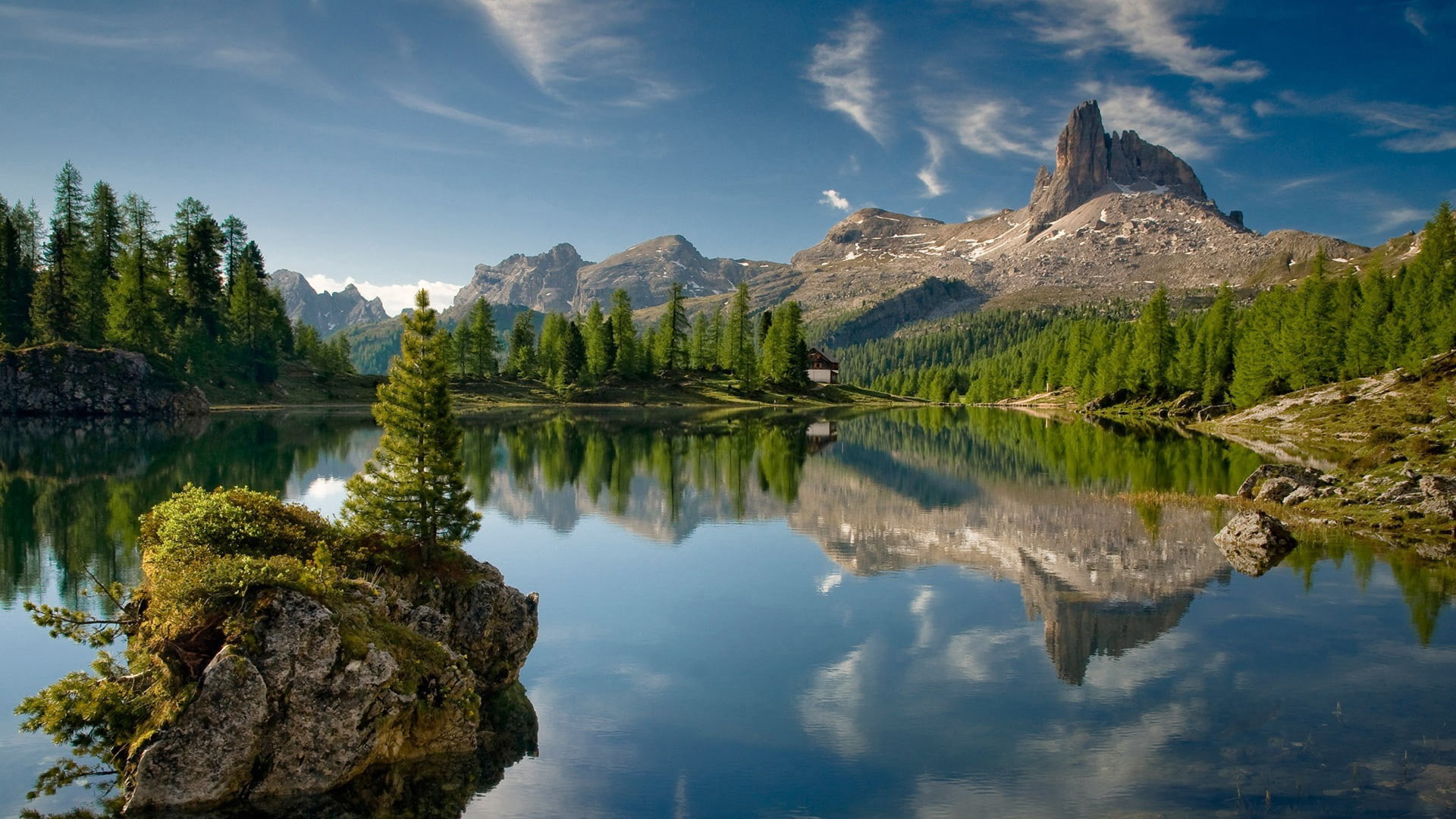 clear water, island, house, rock, pine trees, mountains, lake, water, trees, nature, reflection, forest, clouds, landscape, 1080P, HD Wallpaper
