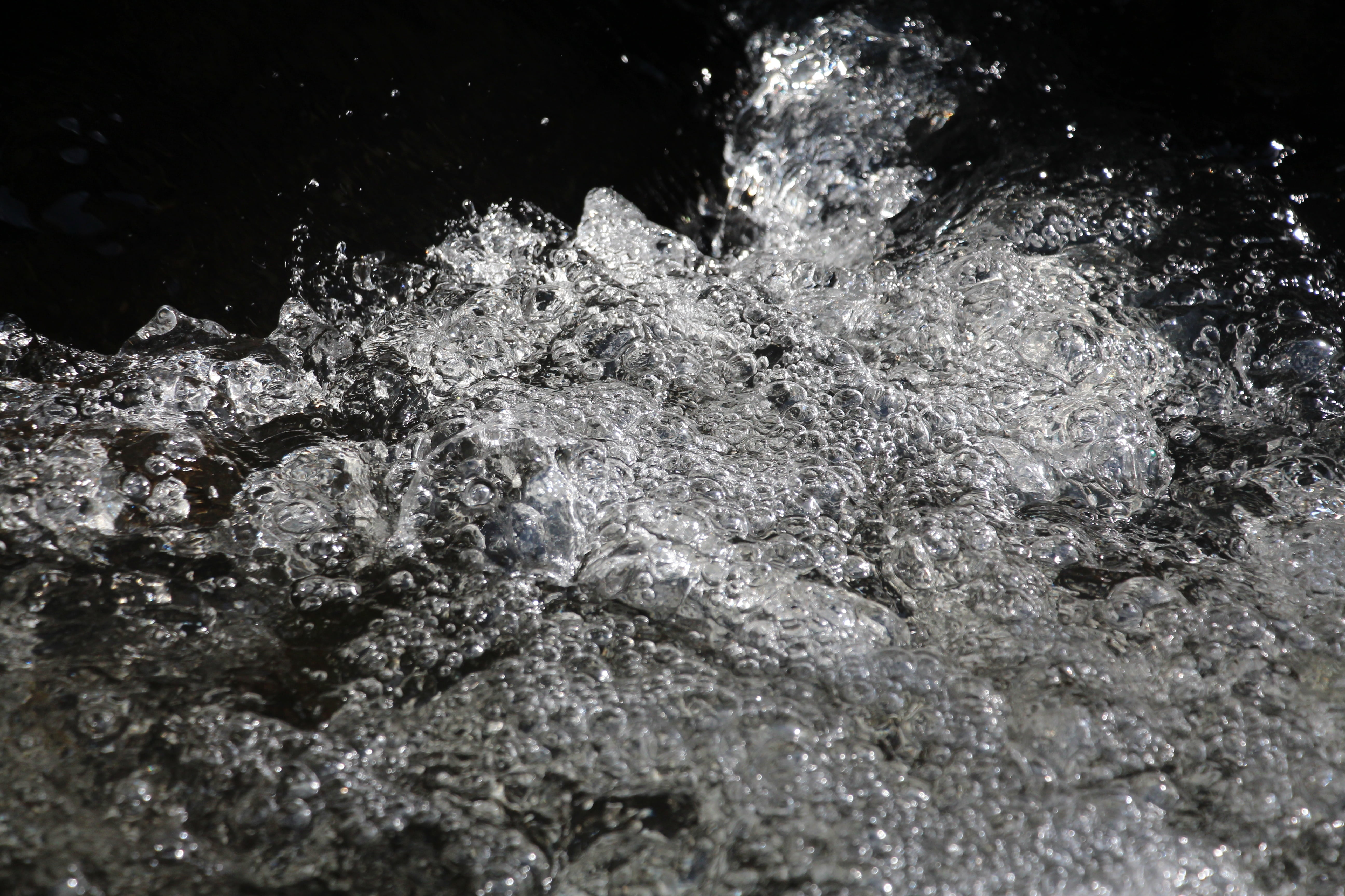 bubble, day, melting, nature, drop of water, source, purity, current, close-up, backgrounds, cold temperature, selective focus, river, food and drink, ice, HD Wallpaper