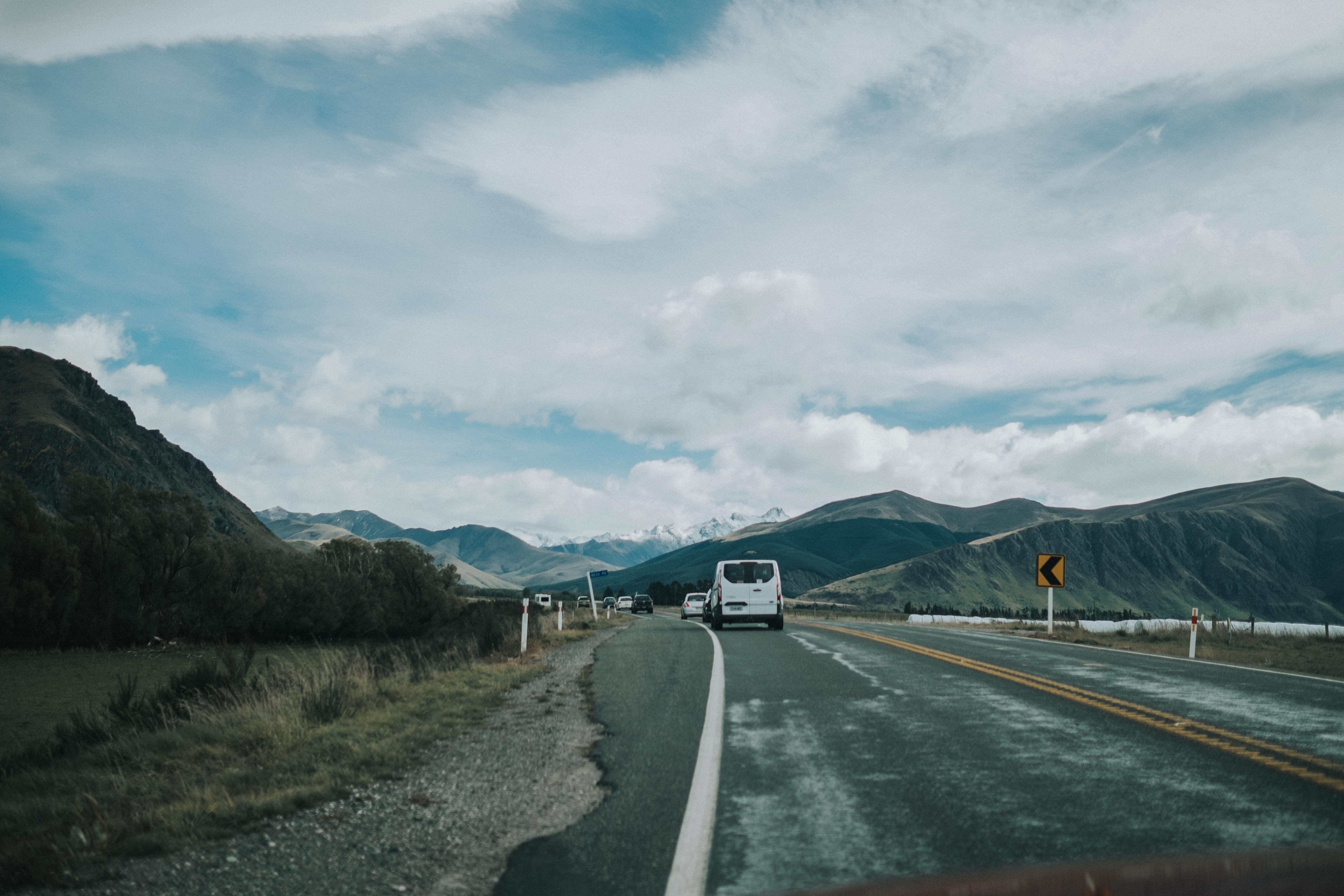 mountain, 5K, the key, car, no people, background, rolling hills, sign, direction, nz, nature, diminishing perspective, outdoors, the way forward, HD Wallpaper