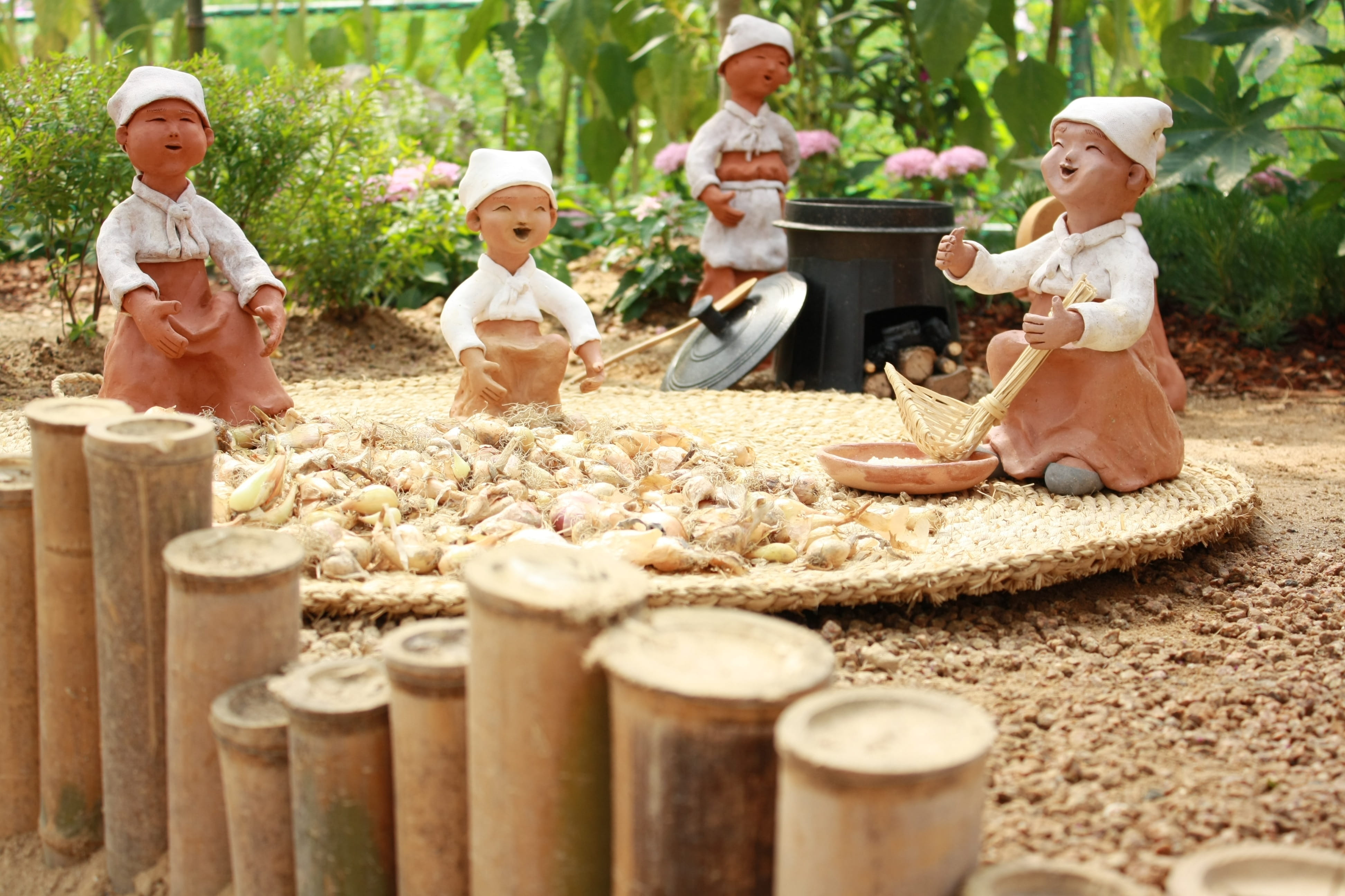 females, traditional crafts, outdoors, history, women, family, clay dolls, clay, sister, korea, girls, republic, men, togetherness, Korea History, celebration, HD Wallpaper