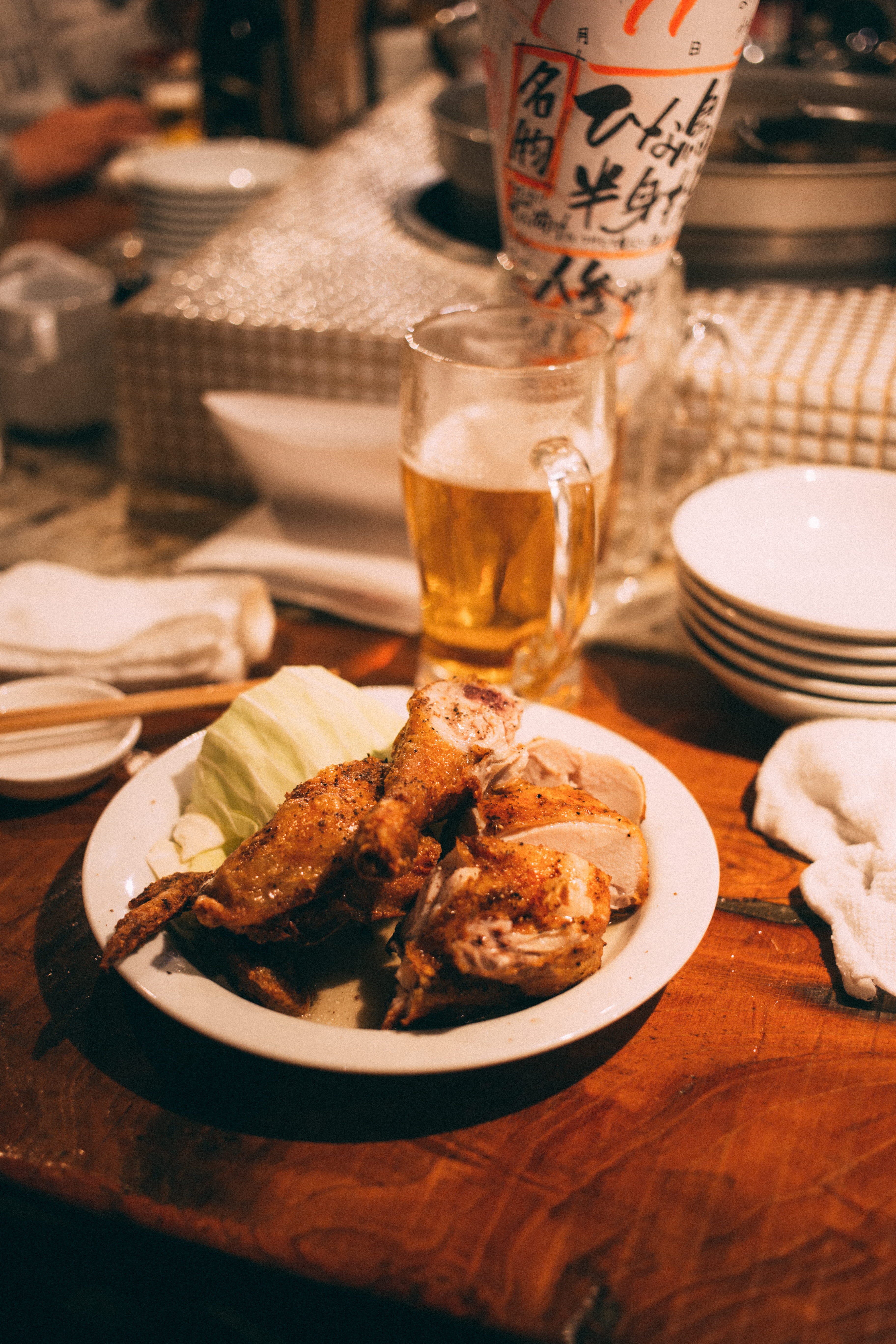 indoors, beer glass, business, plate, late, focus on foreground, fried chicken, drinking glass, food, japan, snack, setting, ready-to-eat, chicken, refreshment, Phone HD Wallpaper