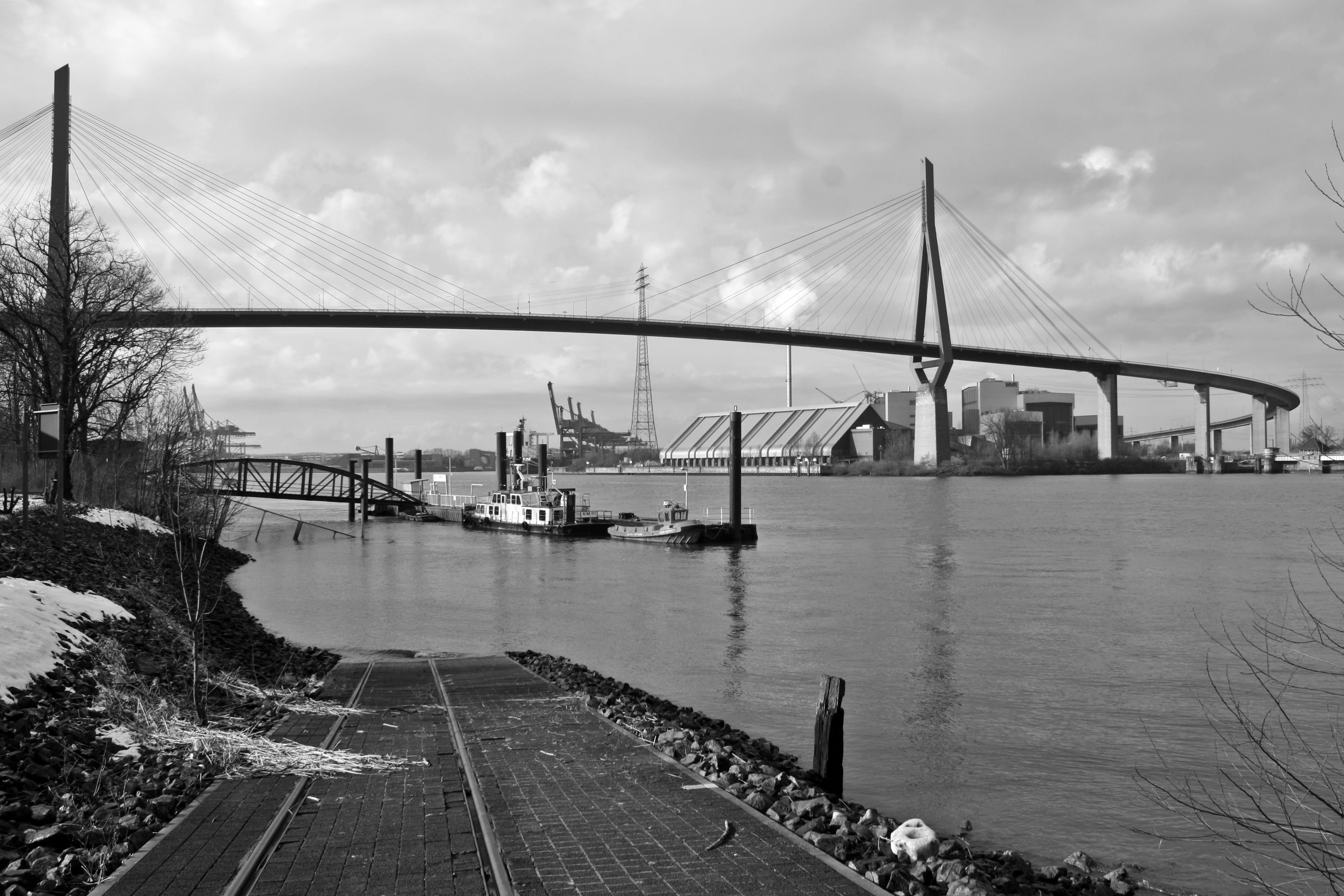 architecture, transportation, water, port motifs, cloud - sky, waters, bridge - man made structure, suspension bridge, bridge, built structure, city, engineering, HD Wallpaper