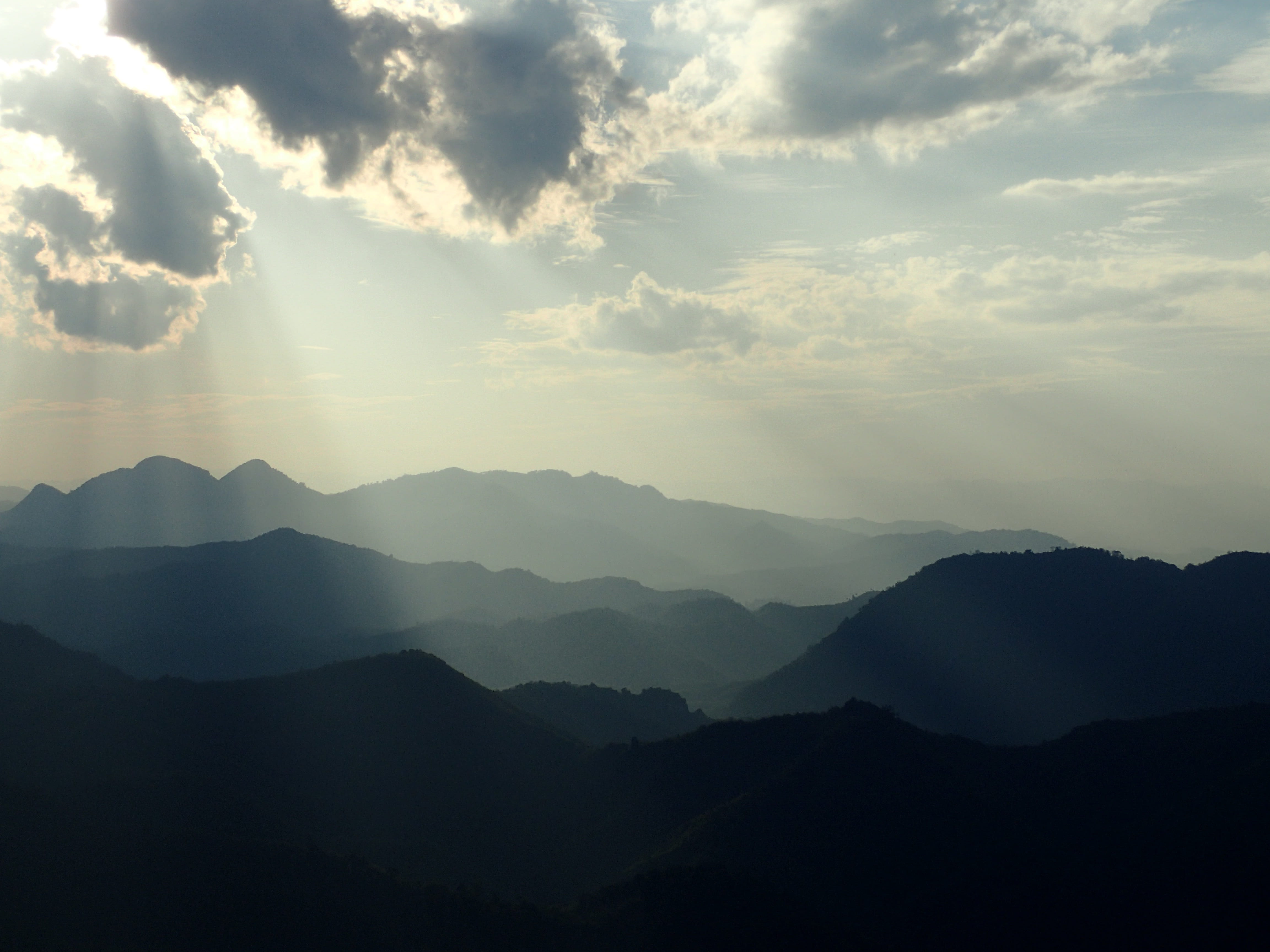 4K, sky, cloudscape, mountain Range, cloud - Sky, light, beauty In Nature, environment, non-urban scene, Good Evening, scenics - nature, sunlight, Clouds, HD Wallpaper
