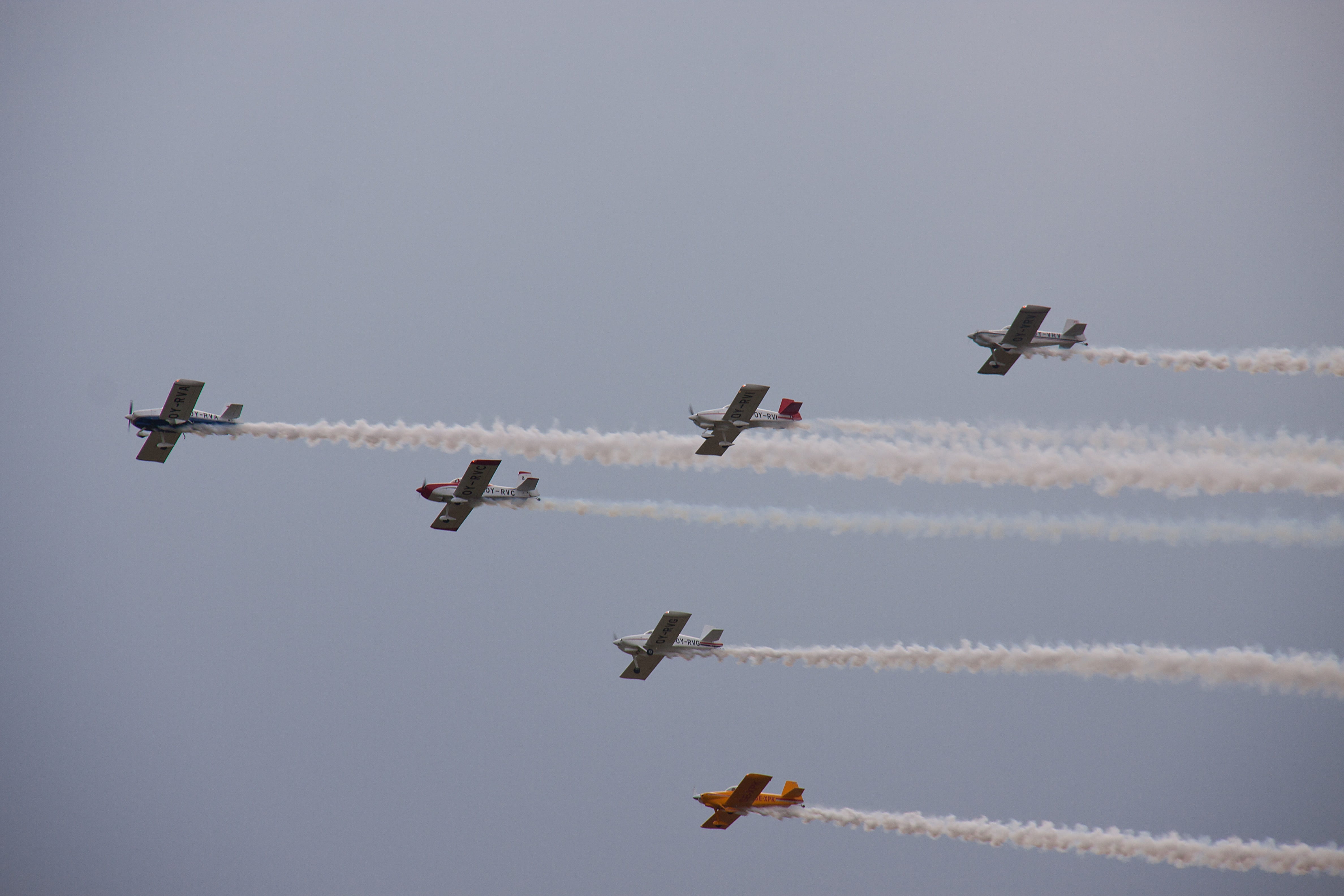 no people, sports activity, formation flying, mode of transportation, cloud, flying, accuracy, aerobatics, military, cloud - sky, formation, airborne, propellers, HD Wallpaper
