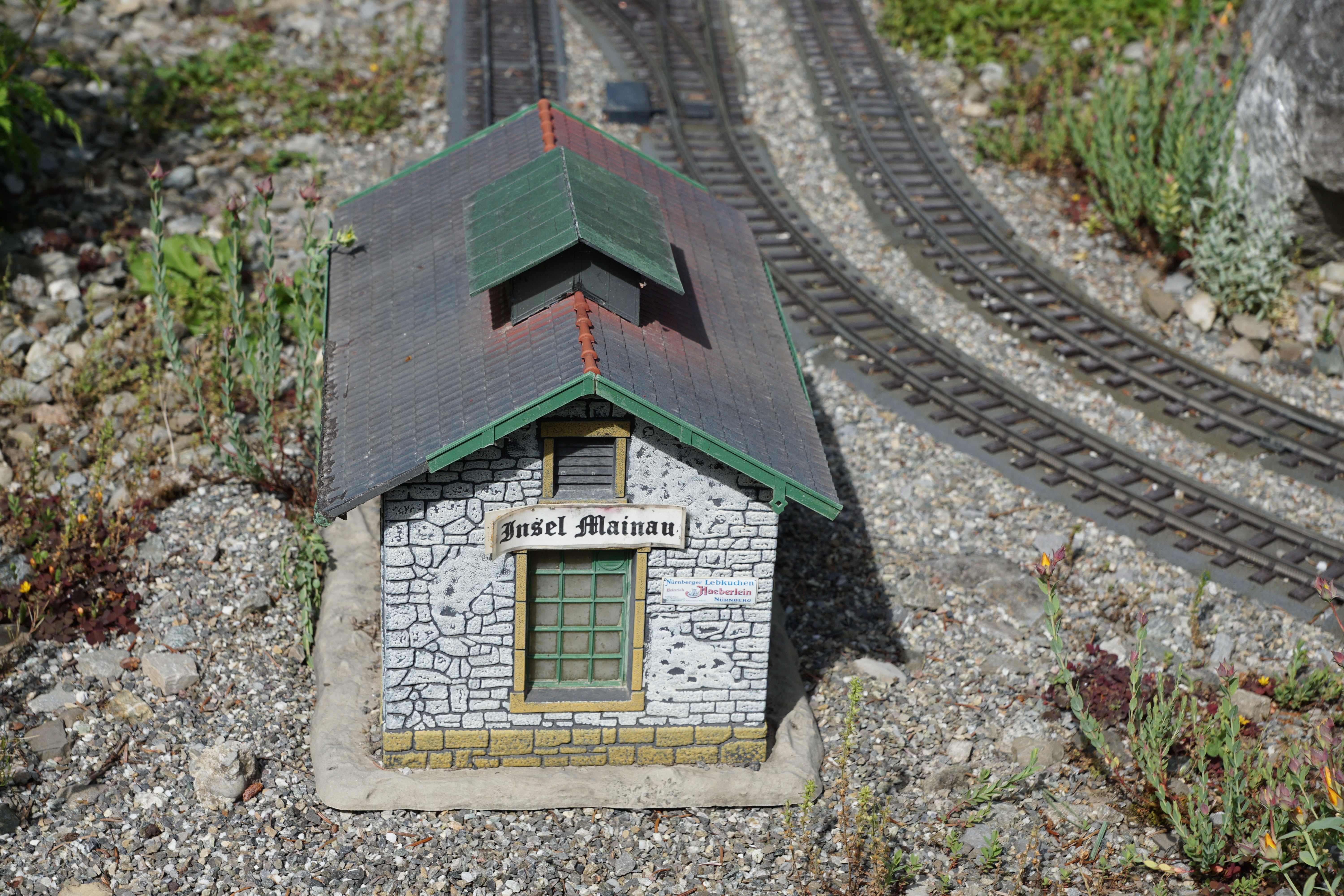 5K, plant, no people, land, day, train, solid, mainau, place of worship, transport, nature, track, railroad track, railway, communication, miniature, built structure, HD Wallpaper