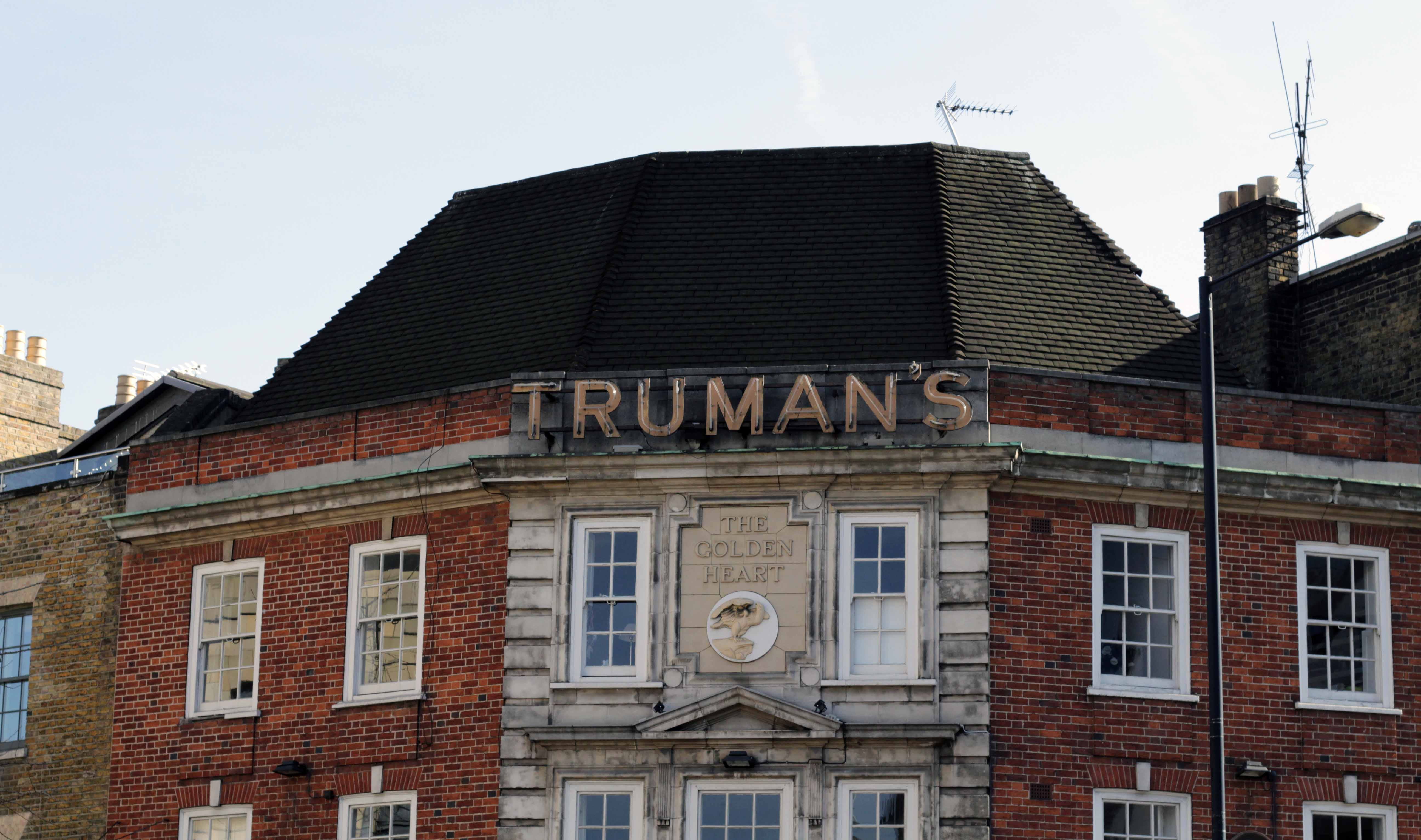 trumans, brick, low angle view, nature, roof tile, london, no people, architecture, built structure, building, window, 5K, building exterior, antenna - aerial, HD Wallpaper