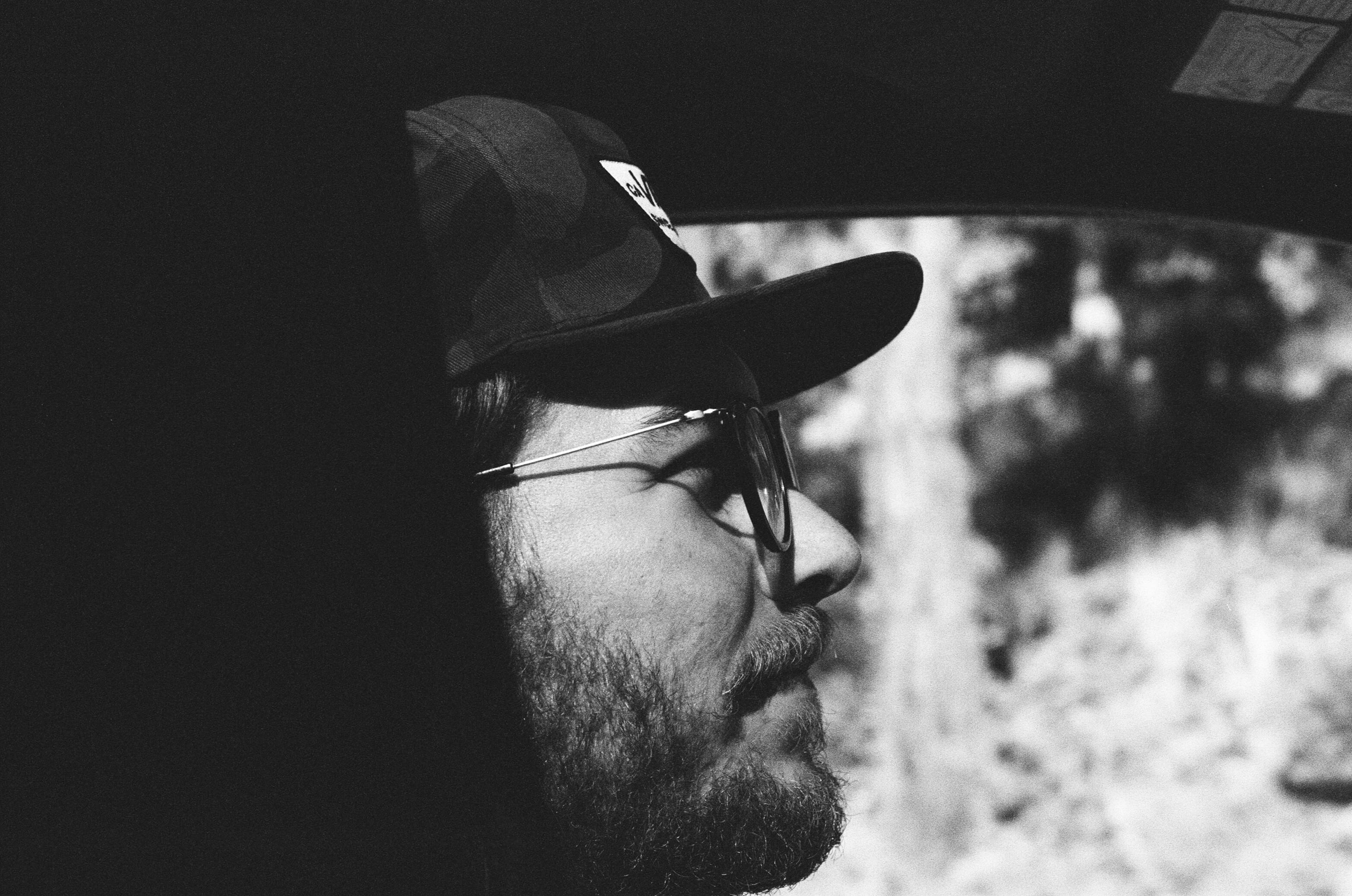 hat, 2K, day, man, caucasian Ethnicity, grayscaled, animal themes, photo, outdoors, portrait, real people, fashion, headshot, clothing, one Person, eyeglasses, HD Wallpaper