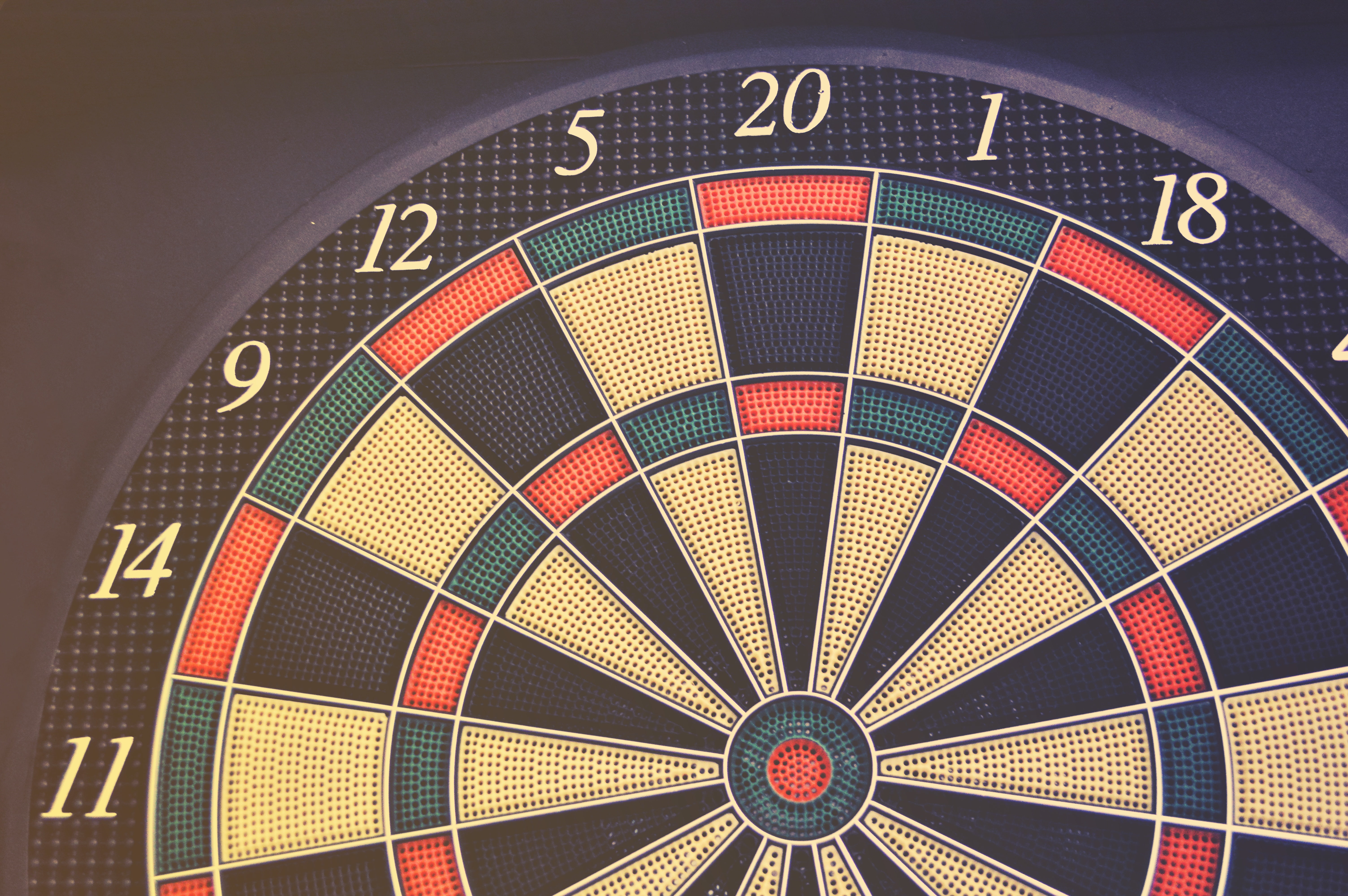 and, green, 5K, dartboard, red, black, HD Wallpaper