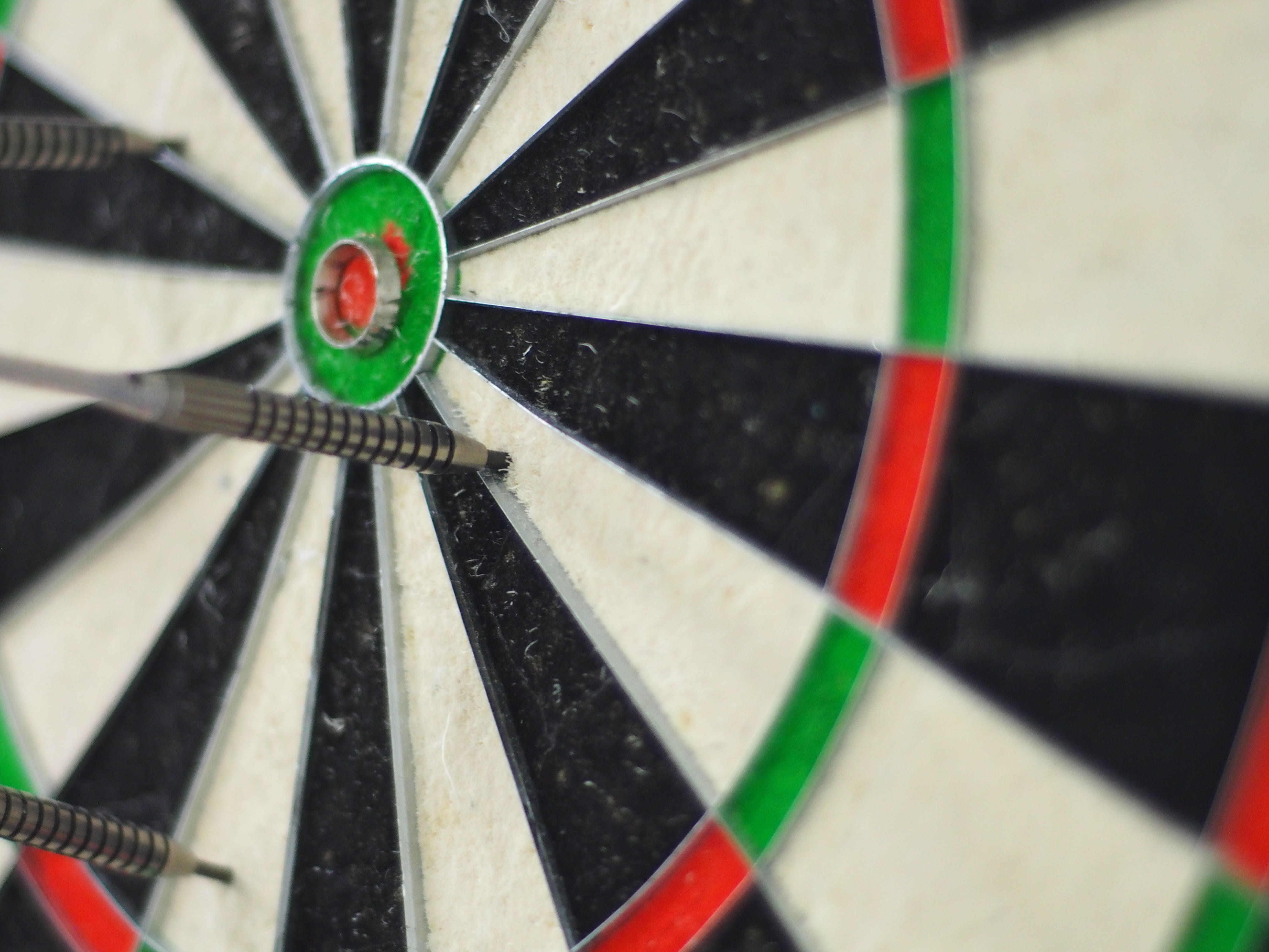 sports target, Game, leisure activity, shape, selective focus, accuracy, pattern, start-up, close-up, symbol, no people, competitive, full frame, black color, HD Wallpaper