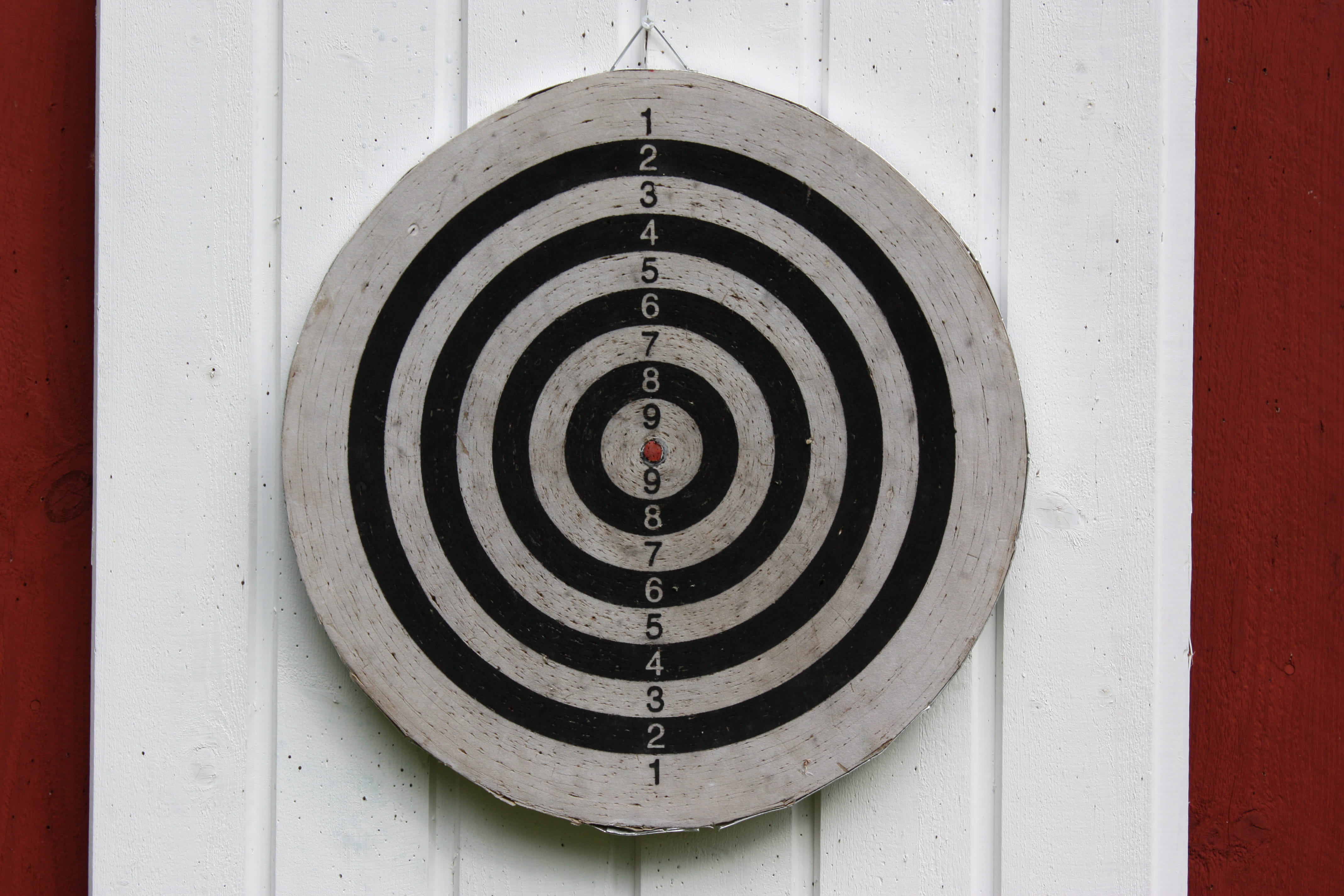 target shooting, built structure, circle, shape, accuracy, single object, white color, sport, architecture, garden, sports target, security, wall - building feature, HD Wallpaper
