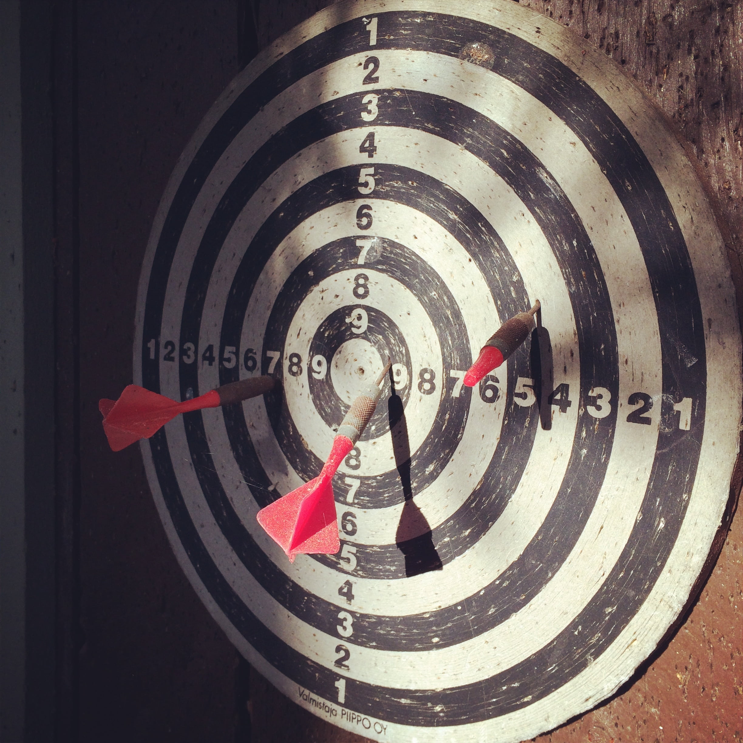 no people, darts, 1080P, success, striped, archery, the numbers, summer vacation, dart, leisure activity, black color, sport, arrow, bulls-Eye, skill, Phone HD Wallpaper