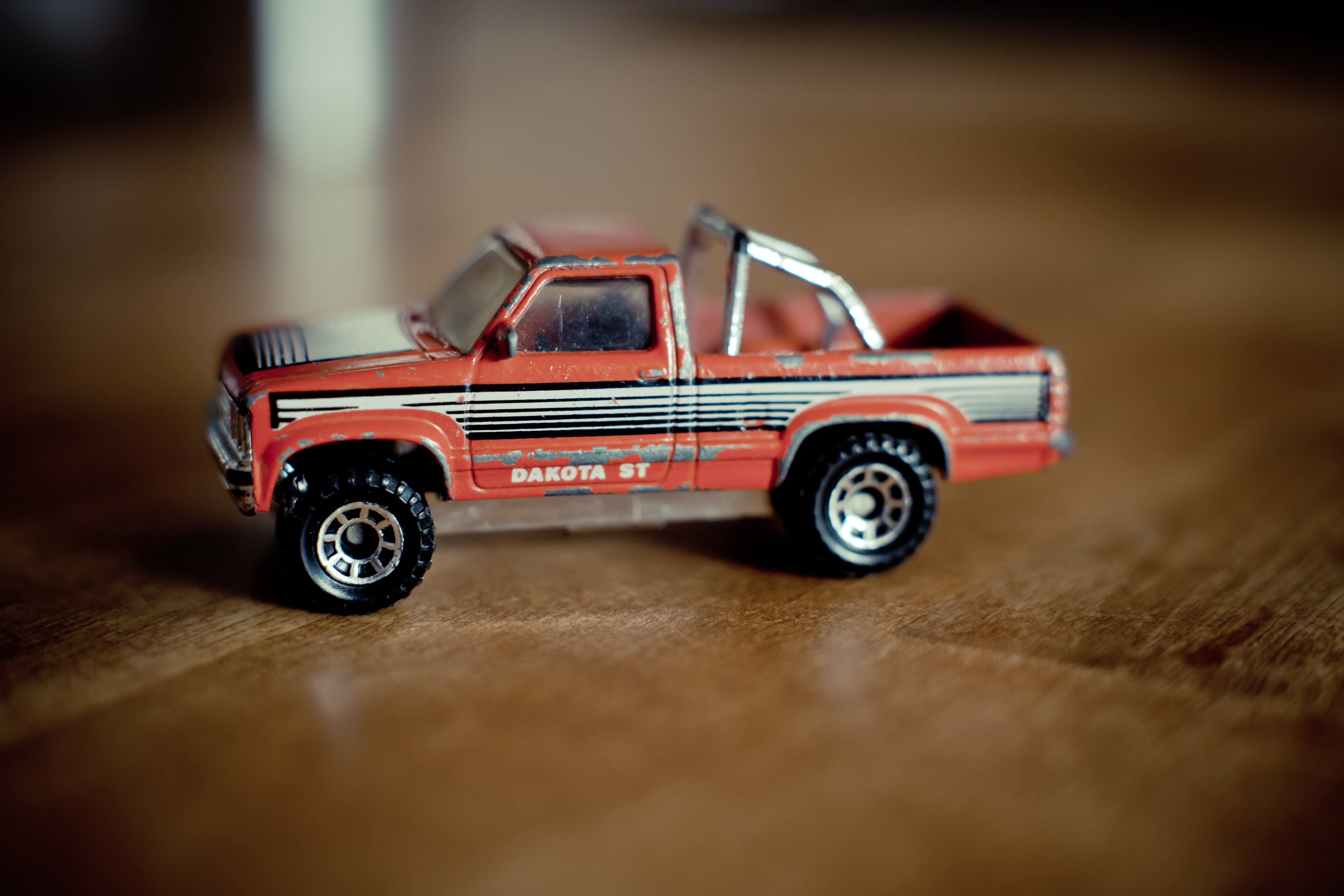 speed, daytime, wheel, indoors, chaos, offspring, creative, driving, table, motor vehicle, toy, outdoors, red, wood - material, selective focus, cultivation, HD Wallpaper