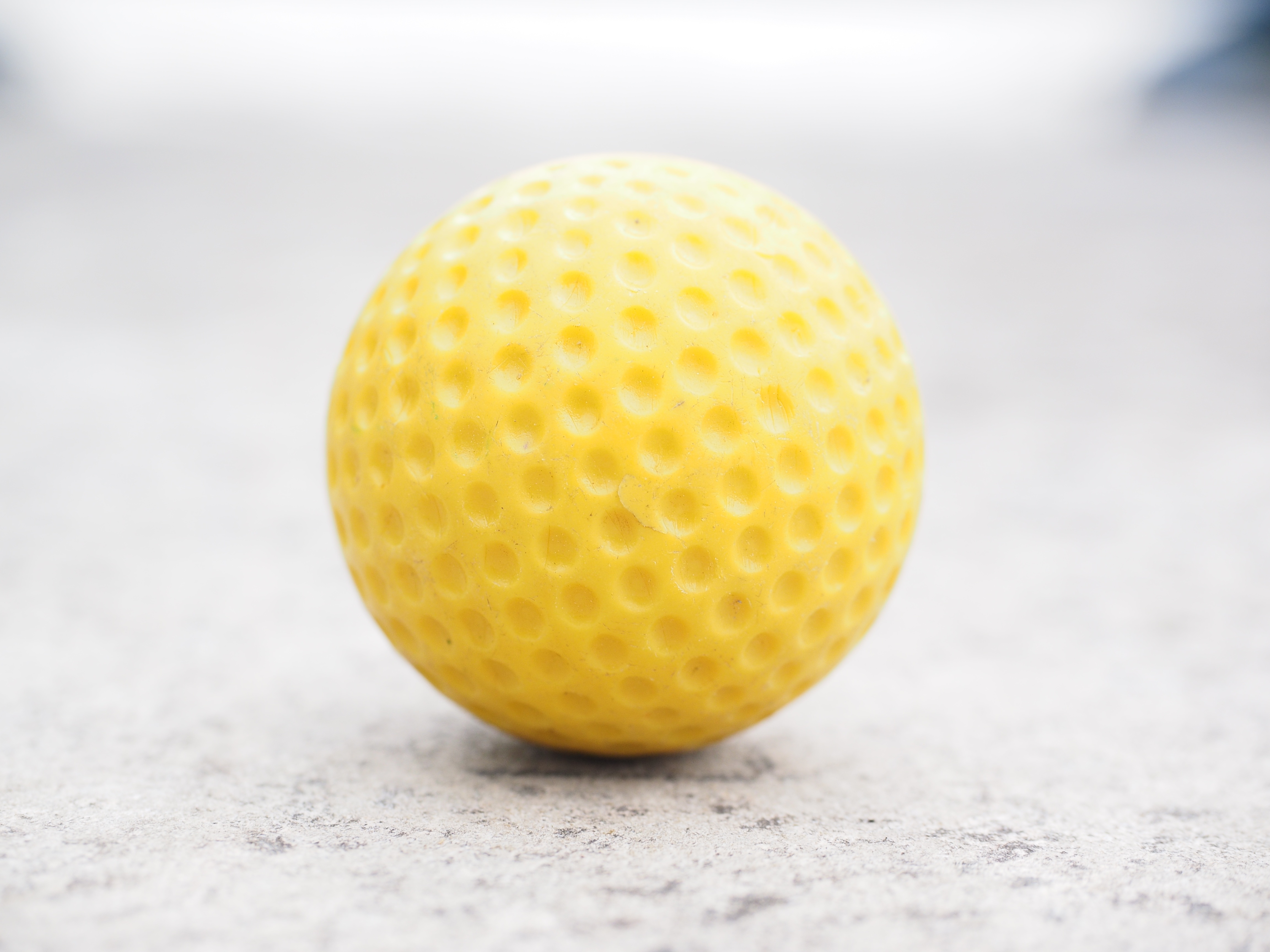 still life, no people, checkered, miniature golf, ground golf, shape, surface, rubber ball, golf ball, leisure activity, sport, 4K, putten, indoors, relaxation, HD Wallpaper
