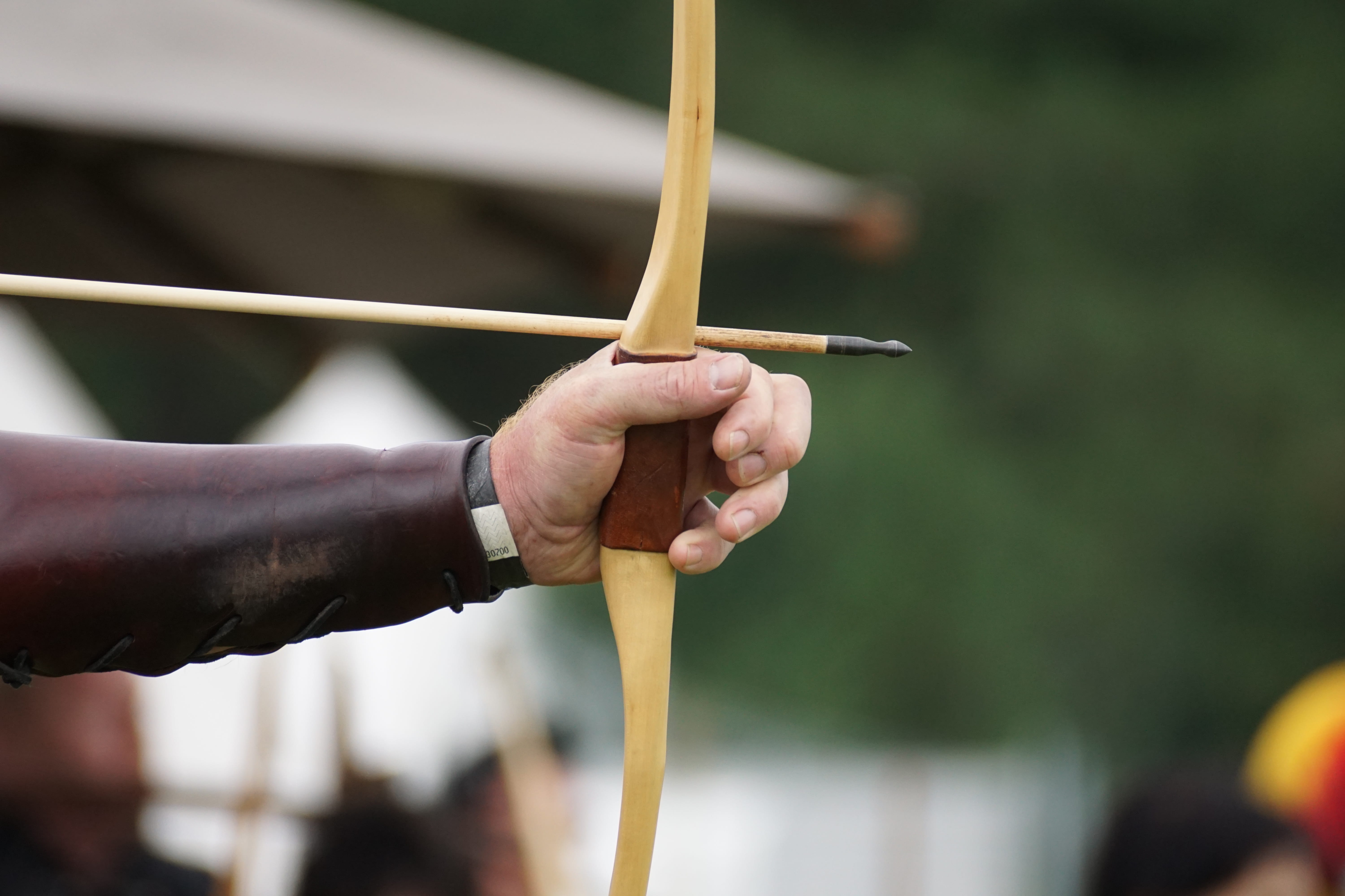 aiming, bogensport, objectives, selective focus, human hand, hand, finger, archery, concentration, tradition, close-up, nature, arrow, historically, customs, HD Wallpaper