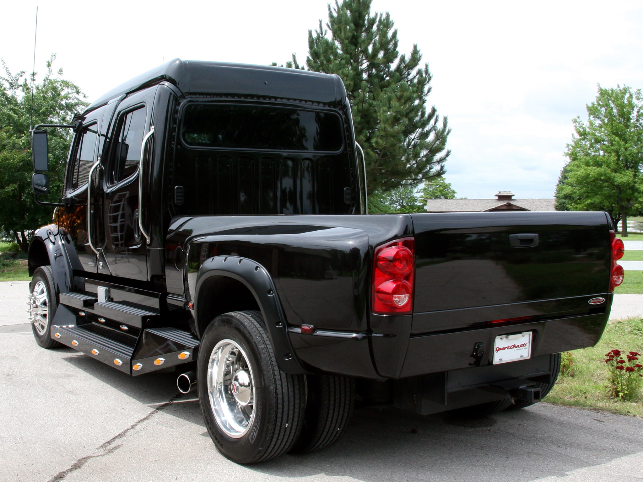 semi, m 2, grille, sportchassis, 2004, strut, tractor, class, freightliner, 1080P, 4x4, business, HD Wallpaper