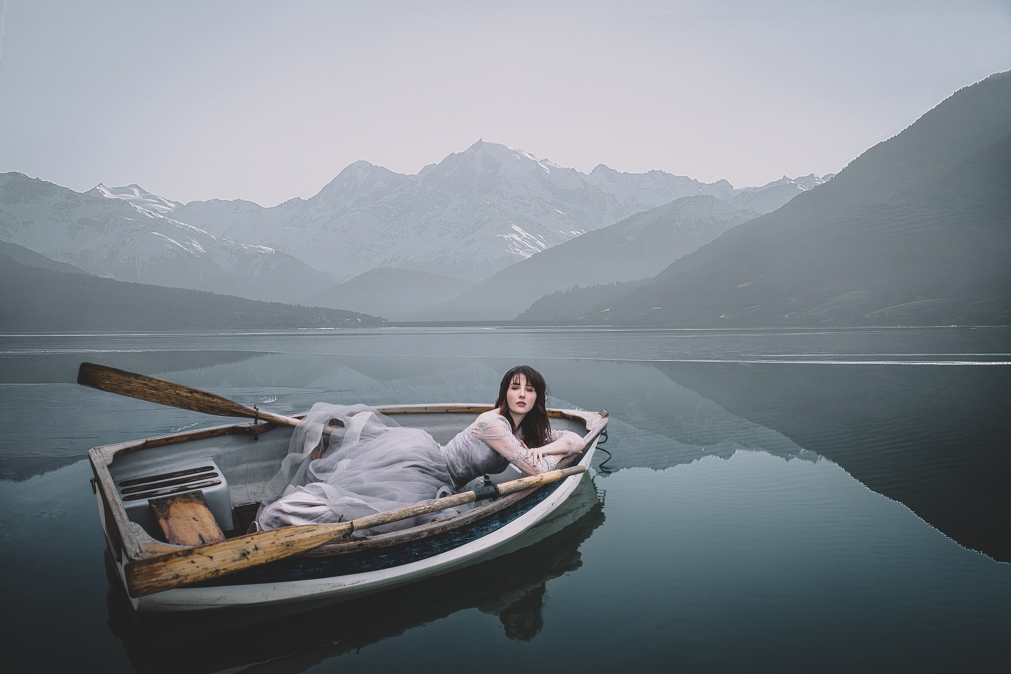 mountains, 1080P, paddles, lake, pose, girl, boat, the situation, dress, HD Wallpaper