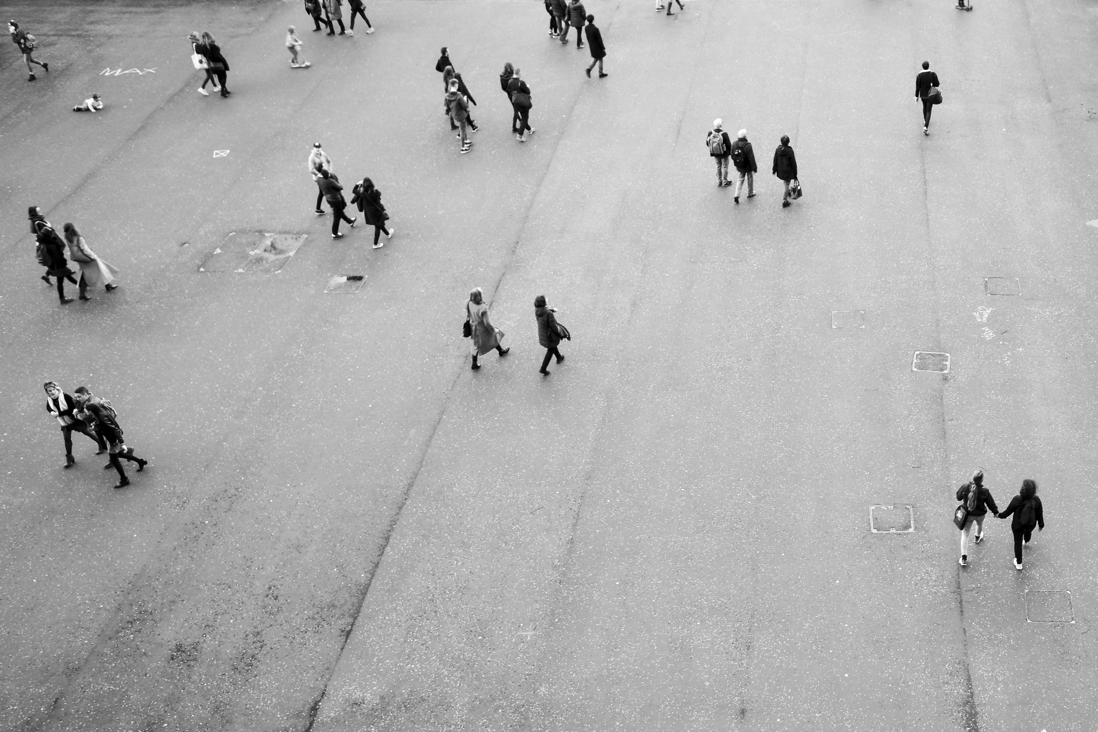 time, photography, large group of people, transportation, 4K, black And White, real people, street, lifestyles, area, aerial, people, women, open, group of people, HD Wallpaper