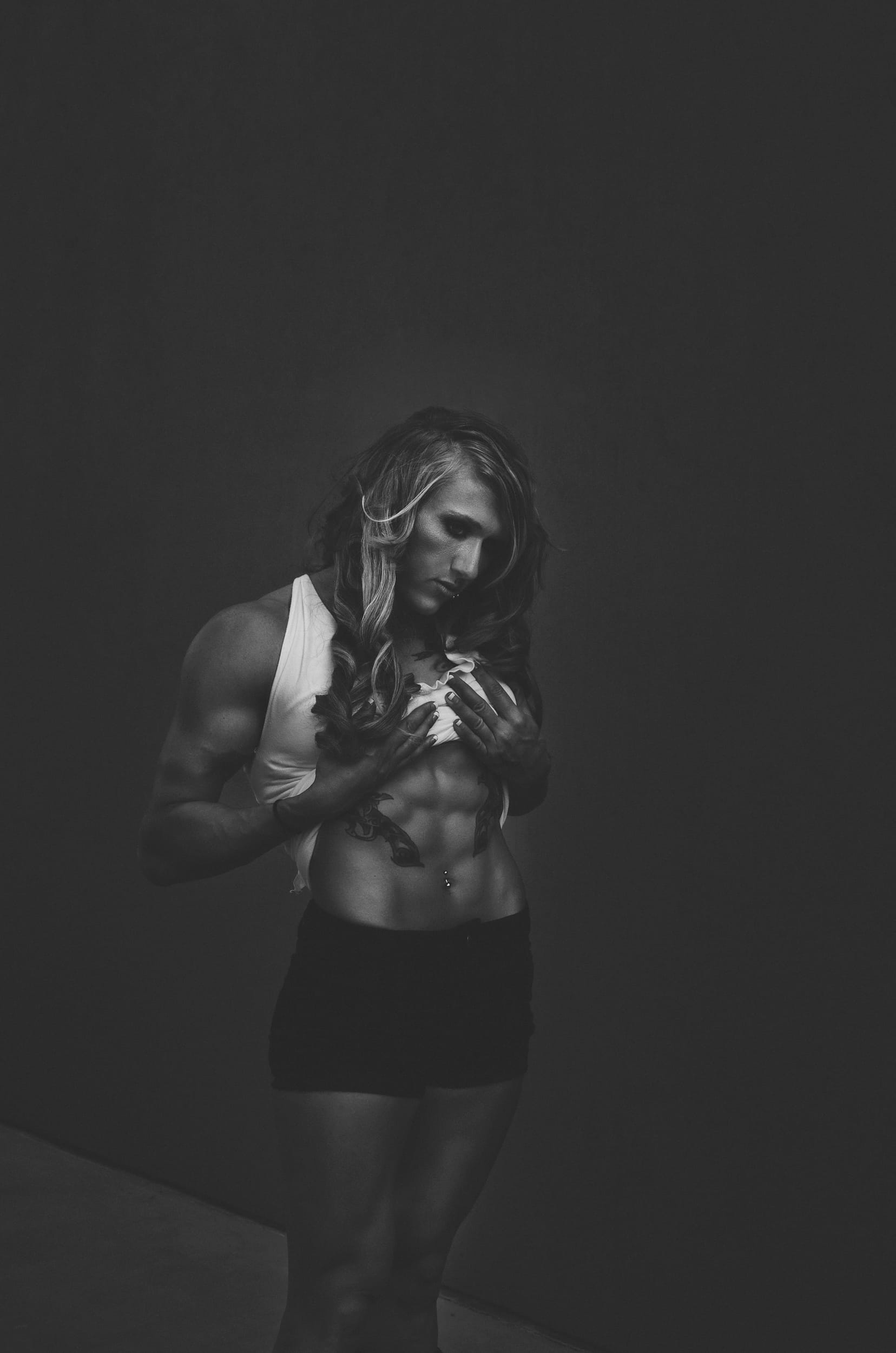 studio shot, white, women, lifestyles, casual clothing, bodybuilder, real people, adult, young women, hair, hairstyle, young adult, muscles, black and white, Phone HD Wallpaper