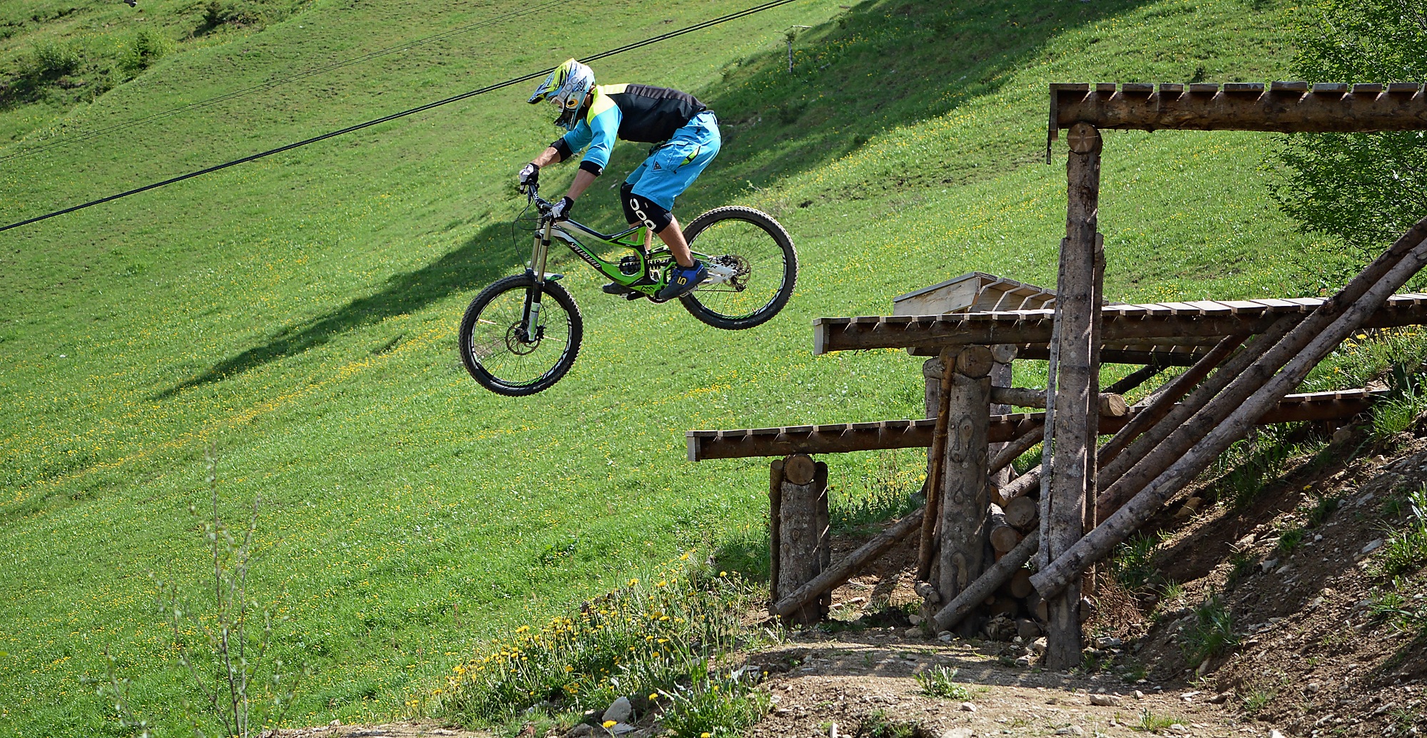 grass, human, full length, out, action, sport, bike park, plant, field, nature, ride, hill, 1080P, obstacle, bike, mode of transportation, lifestyles, HD Wallpaper