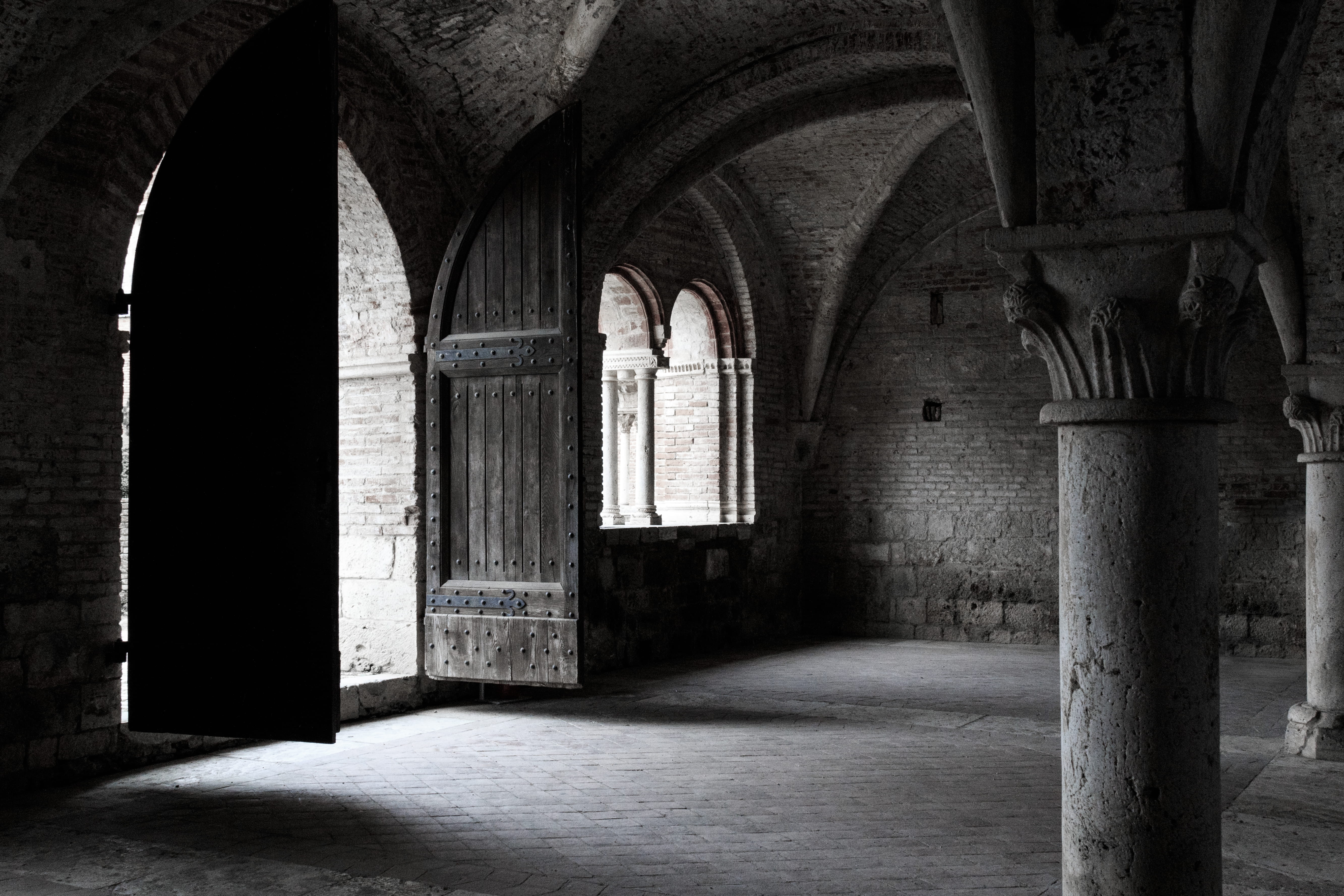 stone, column, building, black and white, history, columns, concrete, the past, arch, window, old, no people, corridor, brickwalls, indoors, religion, travel, HD Wallpaper