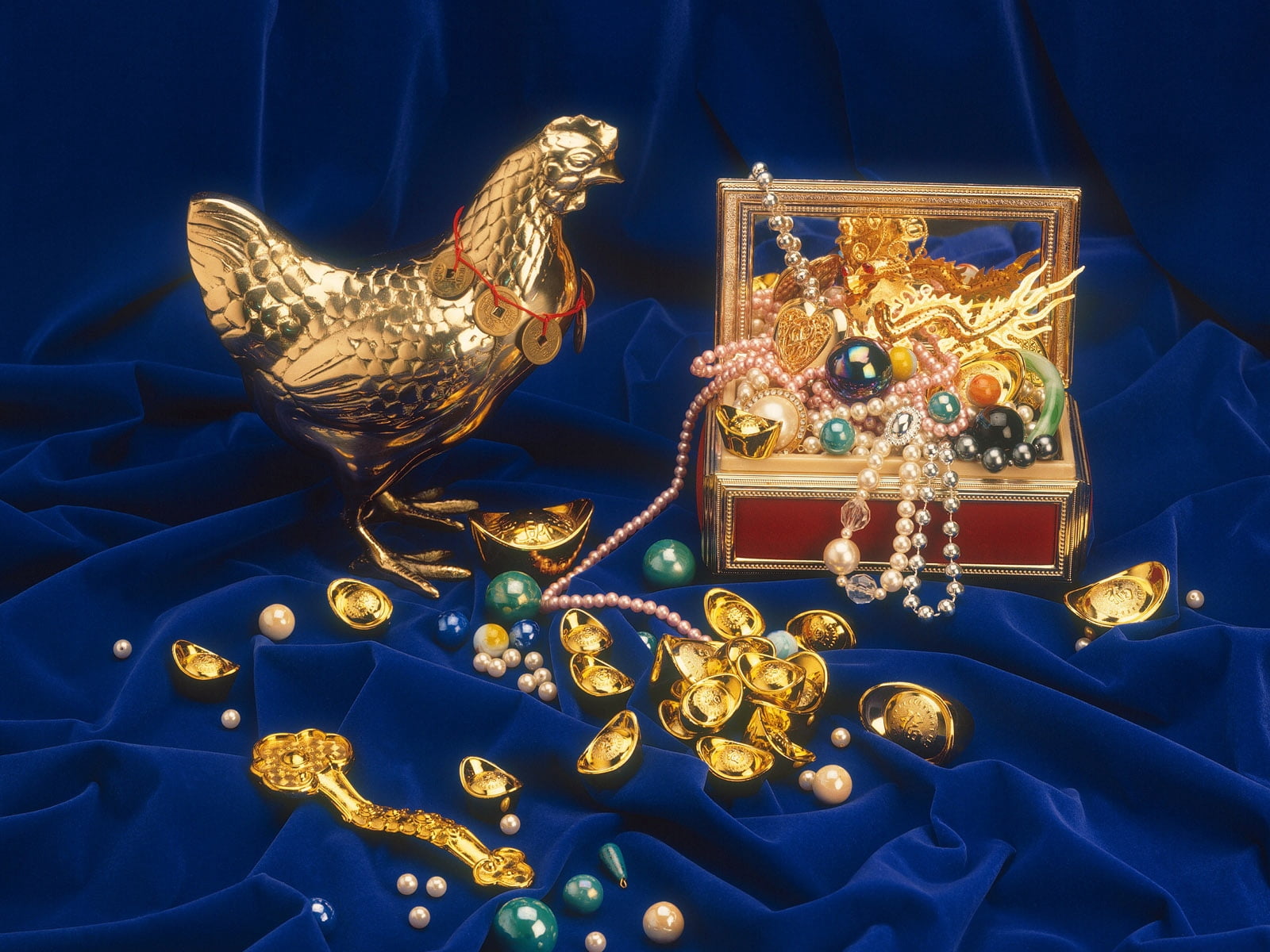 720P, still life, art and craft, elegance, colored, religion, ornate, blue background, gold, backgrounds, metal, success, close-up, decoration, accessory, HD Wallpaper