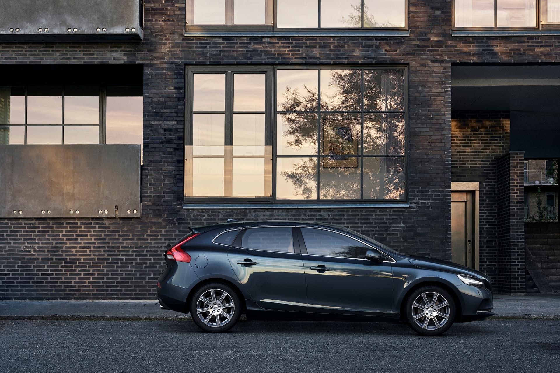 building exterior, car, window, 1080P, hatchback, outdoors, country, garage, retro styled, city, motor vehicle, land vehicle, built structure, glass - material, HD Wallpaper