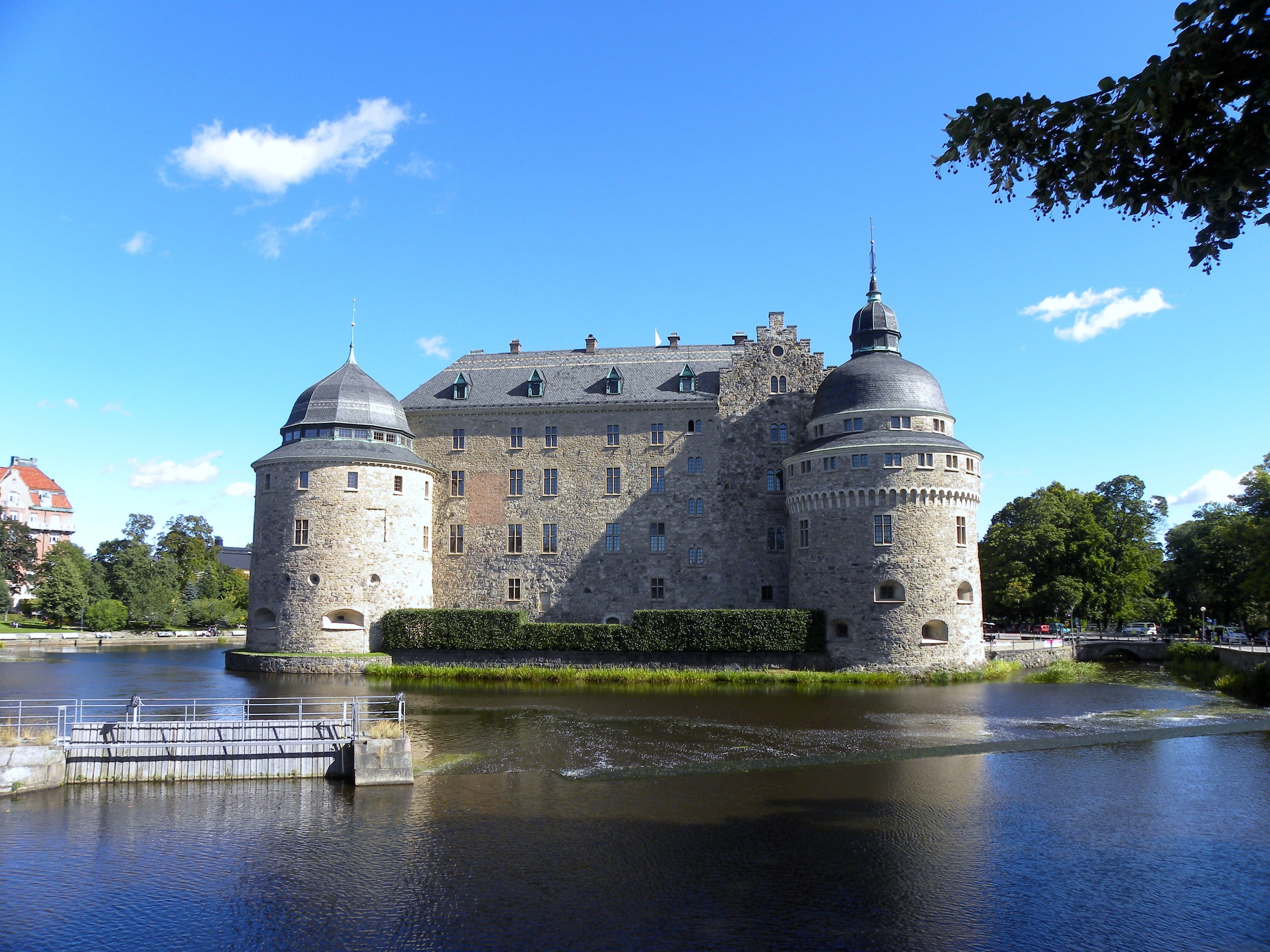 surrounded, Sweden, the past, travel destinations, blue, reflections, river, clouds, moat, sky, outside, spring, building exterior, summer, örebro, trees, HD Wallpaper