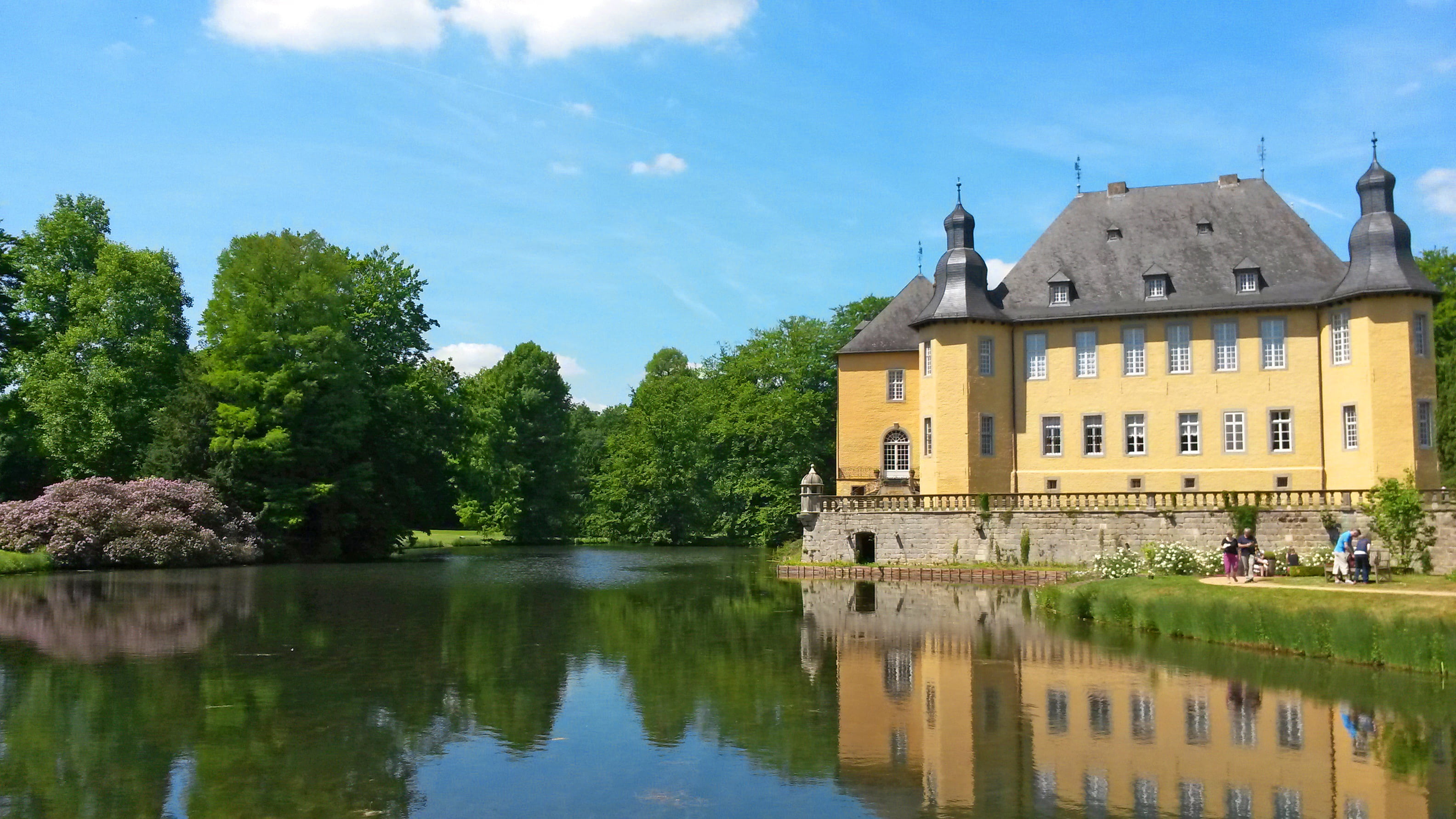 garden, old, castle, building, places of interest, green color, baroque, lake, schloss dyck, water, property, waterfront, residence, yellow, moated castle, HD Wallpaper
