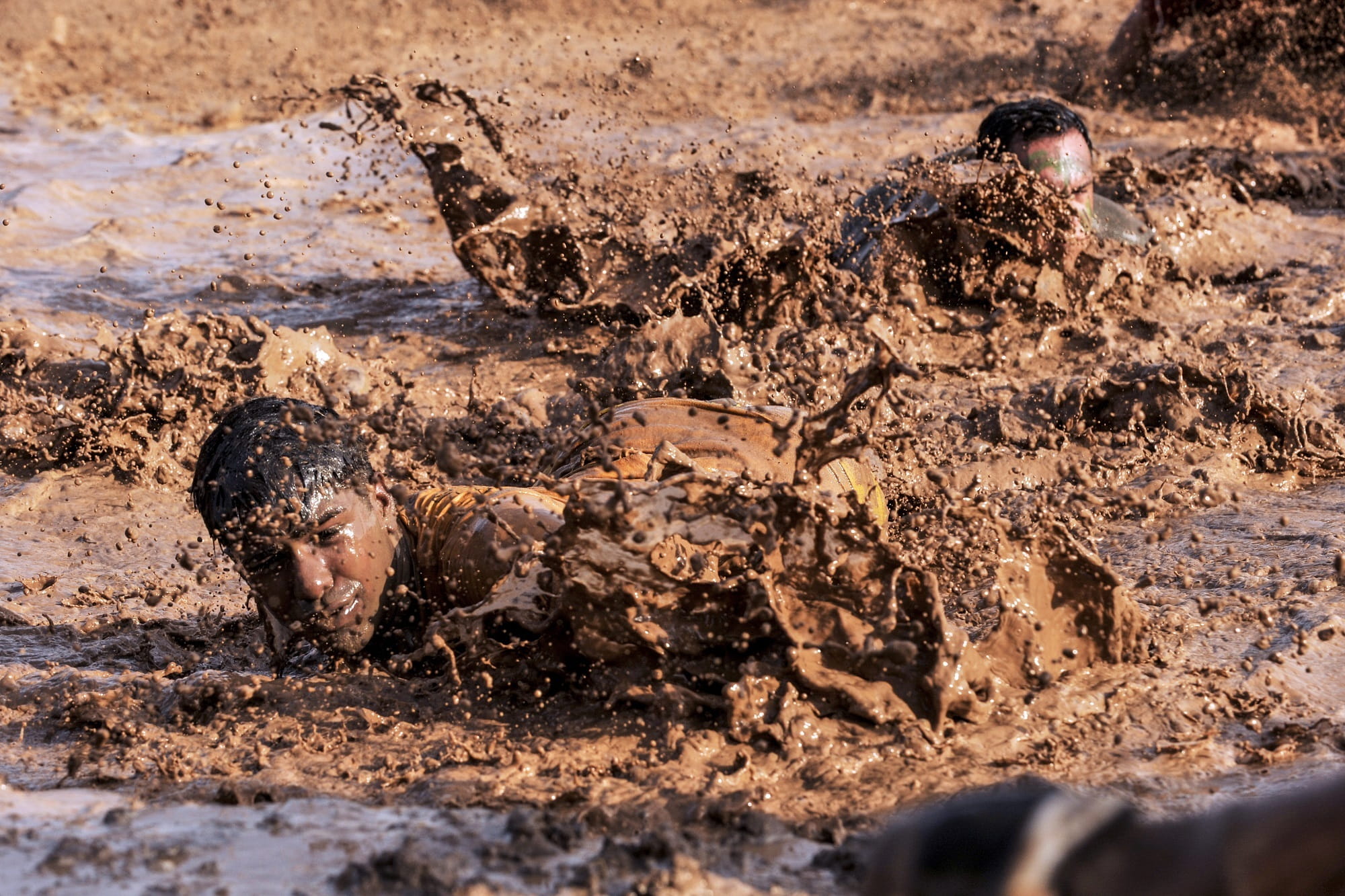 crawling, nature, army, two, soldiers, safari, mammal, outdoors, mud, competition, water, selective focus, animal wildlife, no people, environment, splashing, HD Wallpaper
