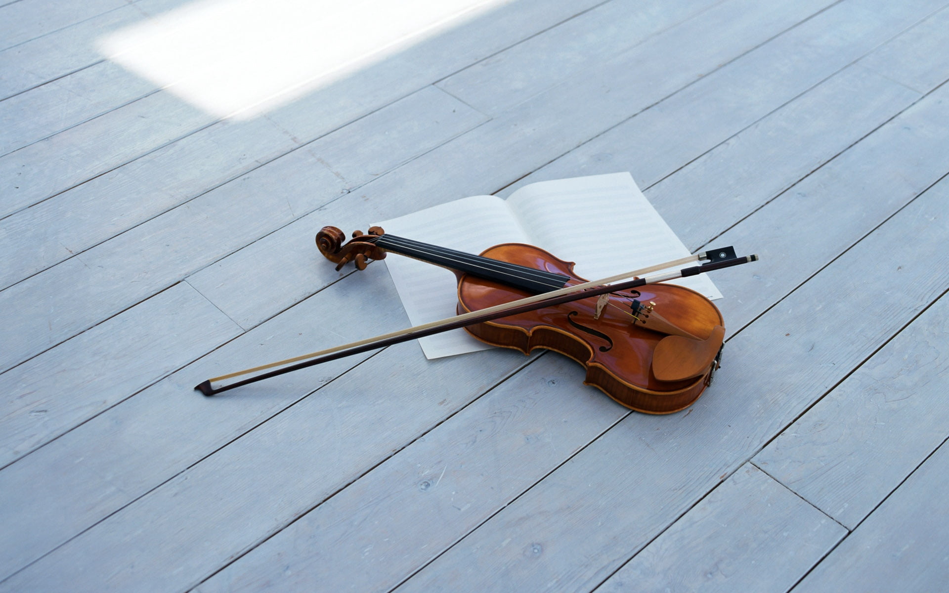 cello, close-up, single Object, high angle view, music, day, viola - Musical Instrument, table, violin, no People, paper, bow, brown, old-fashioned, musical equipment, HD Wallpaper