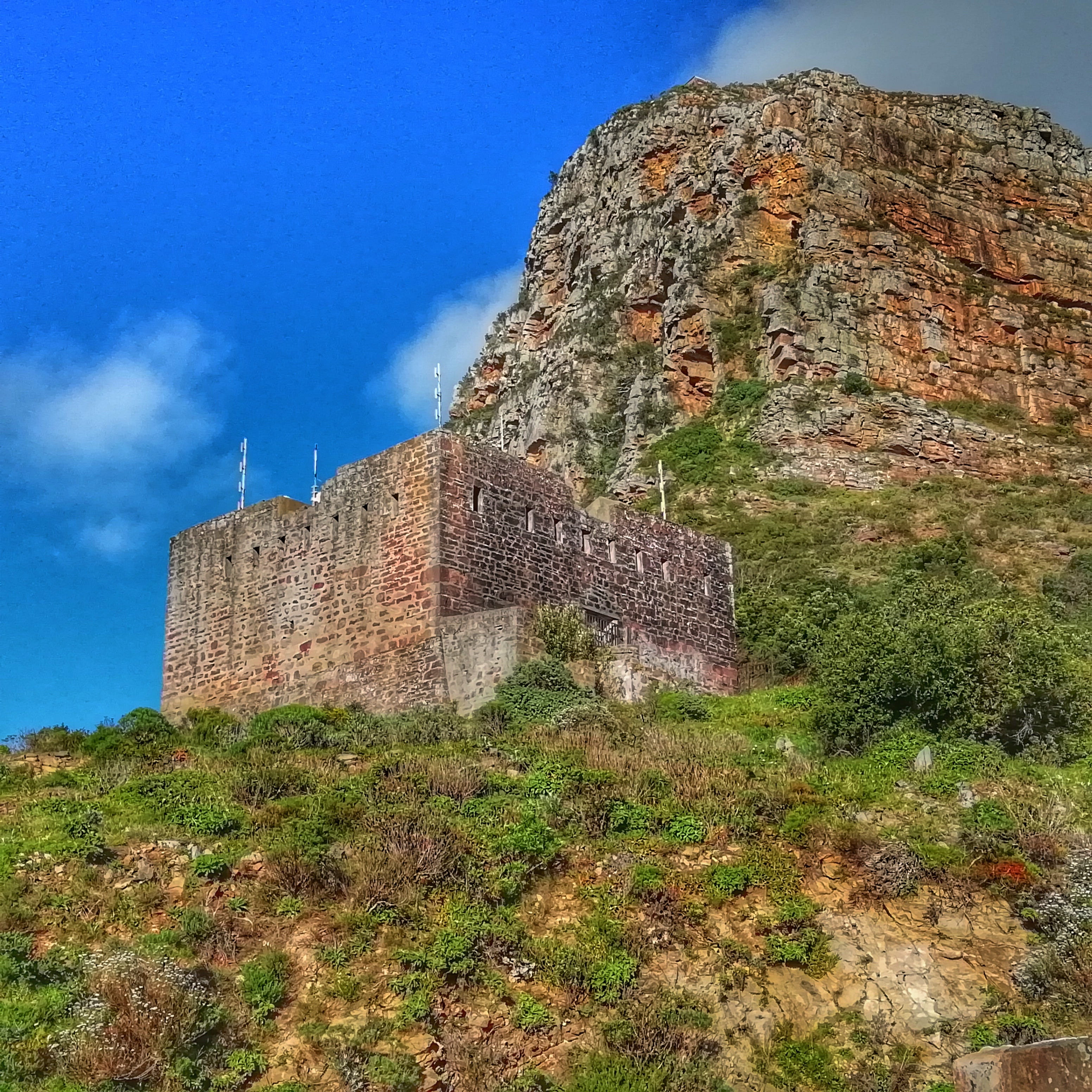 2K, peak, fort, sky, wall, ruined, nature, history, ancient, the past, land, devils, stone wall, plant, castle, low angle view, outdoors, kings, old, blockhouse, Phone HD Wallpaper