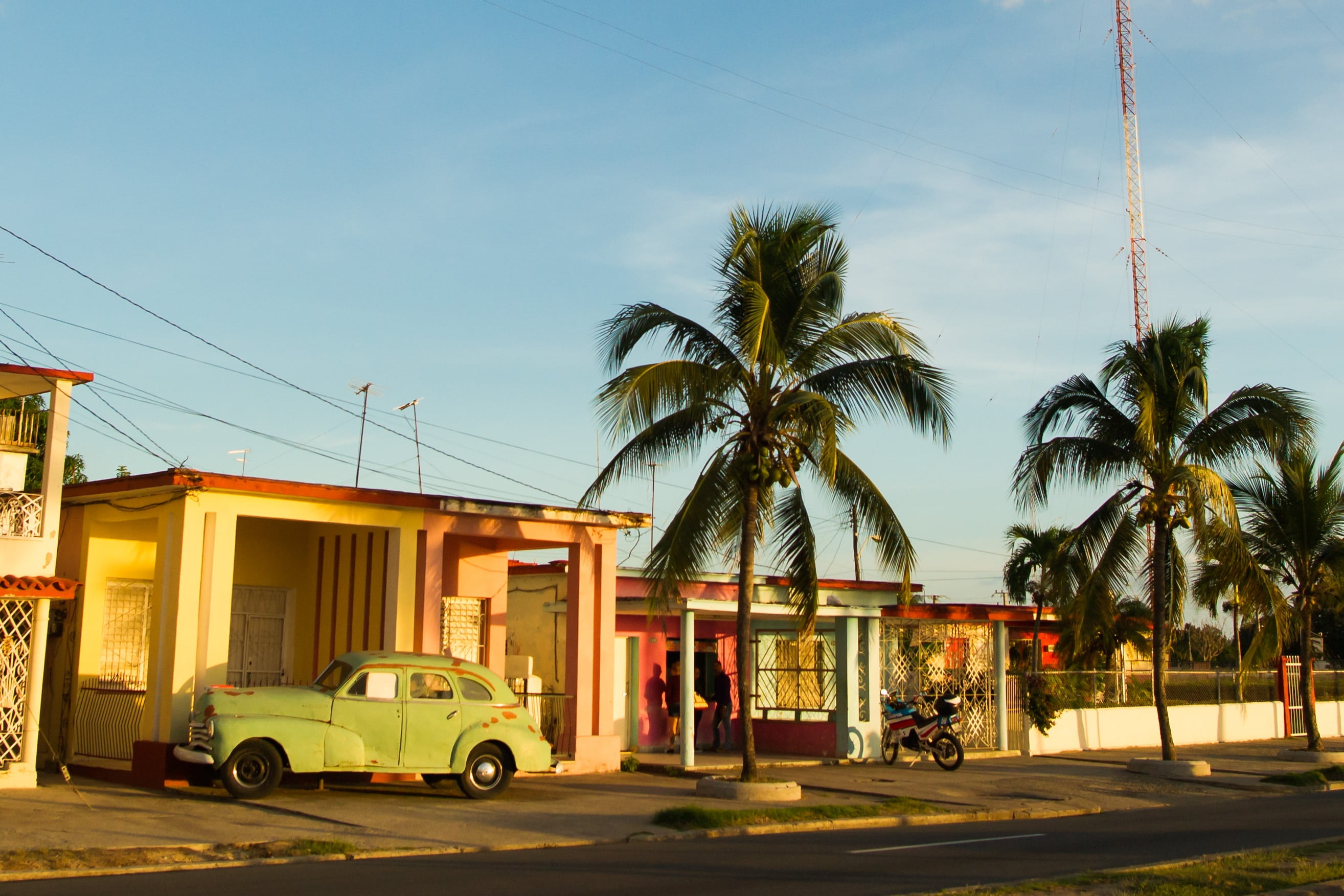 built structure, beside, street, nature, tree, park, cuba, building exterior, road, mode of transportation, tropical climate, palm tree, exotic, tourism, HD Wallpaper