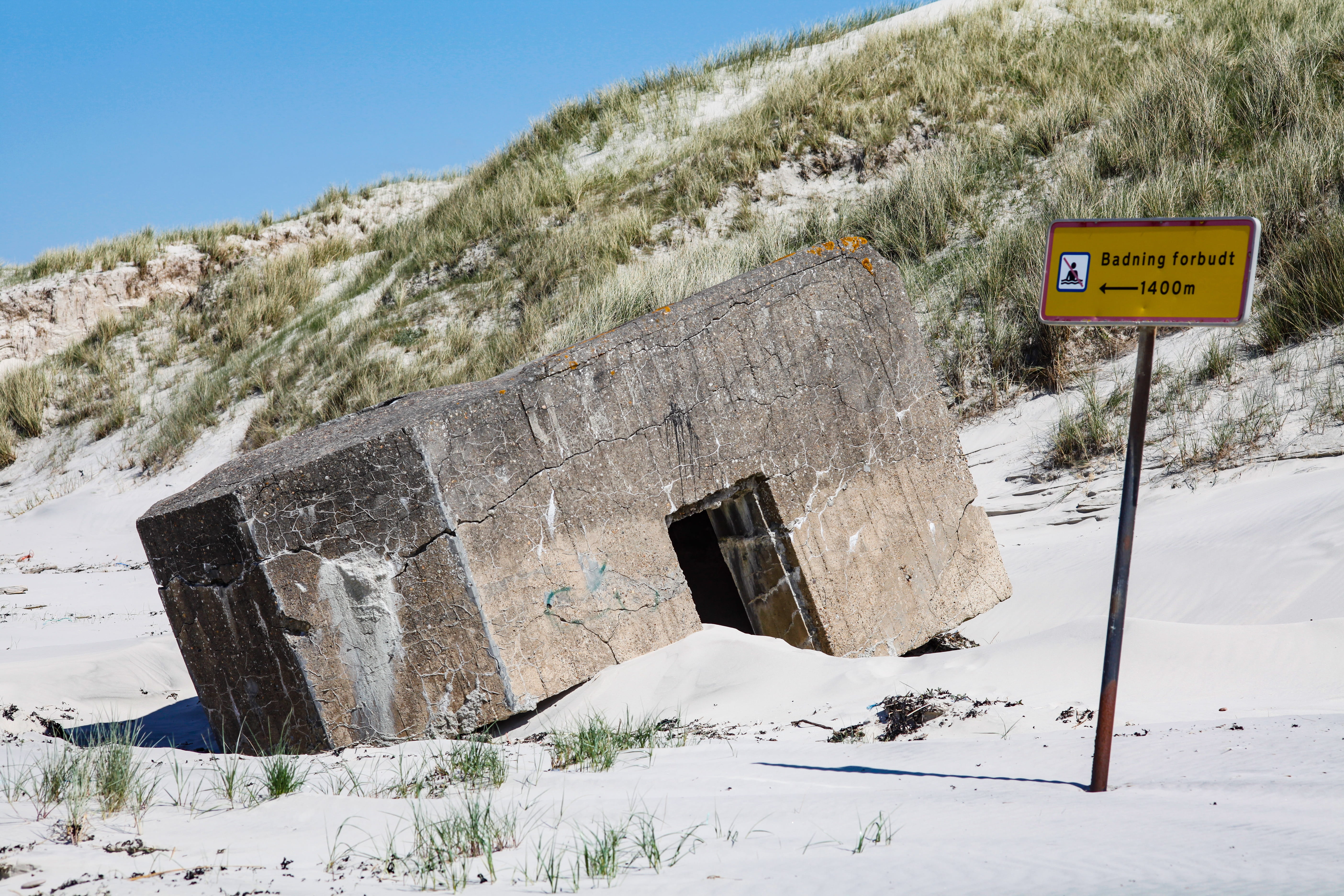 coast, beach, bunker, scenics - nature, m, north sea, forbidden bathing, pointing, architecture, information sign, ahead, sand, world war, snow, sky, day, HD Wallpaper