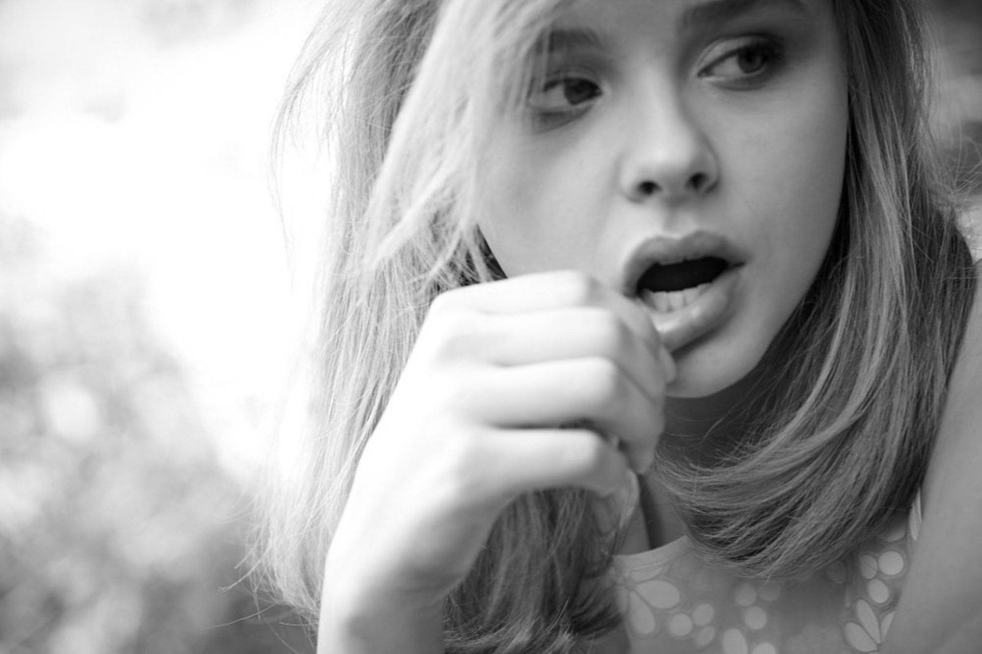 emotion, portrait, Chloë Grace Moretz, close-up, blond hair, adult, long hair, women, young adult, beautiful woman, celebrity, headshot, teenager, beauty, HD Wallpaper