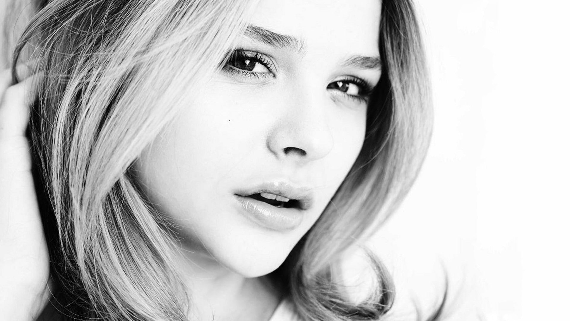 hairstyle, beauty, human body part, human hair, human face, body part, hair, headshot, teenager, chlo grace moretz actress blonde, young women, one person, HD Wallpaper