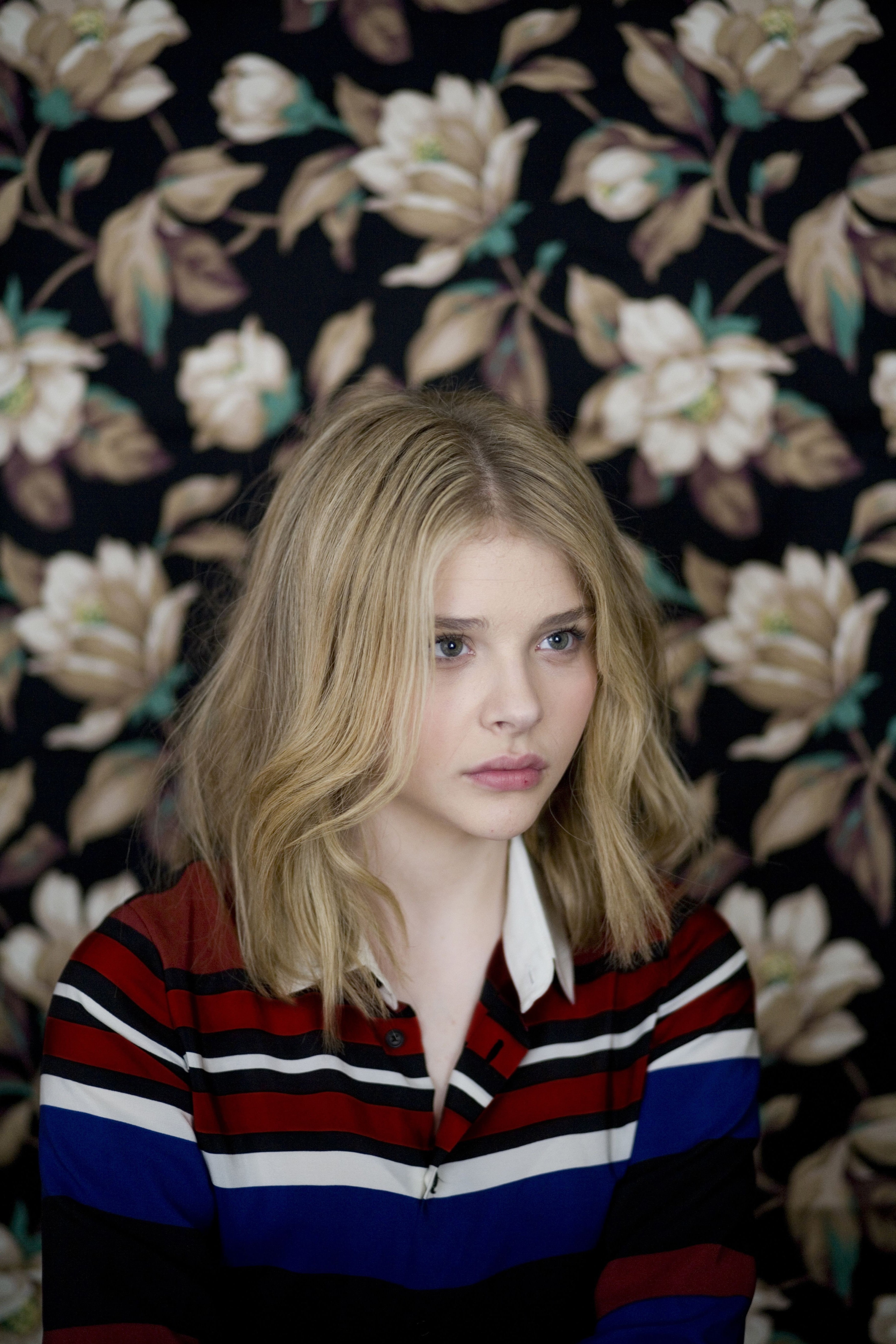 girls, smiling, one person, headshot, childhood, front view, striped, women, chlo grace moretz, looking at camera, portrait, casual clothing, emotion, hairstyle, Phone HD Wallpaper