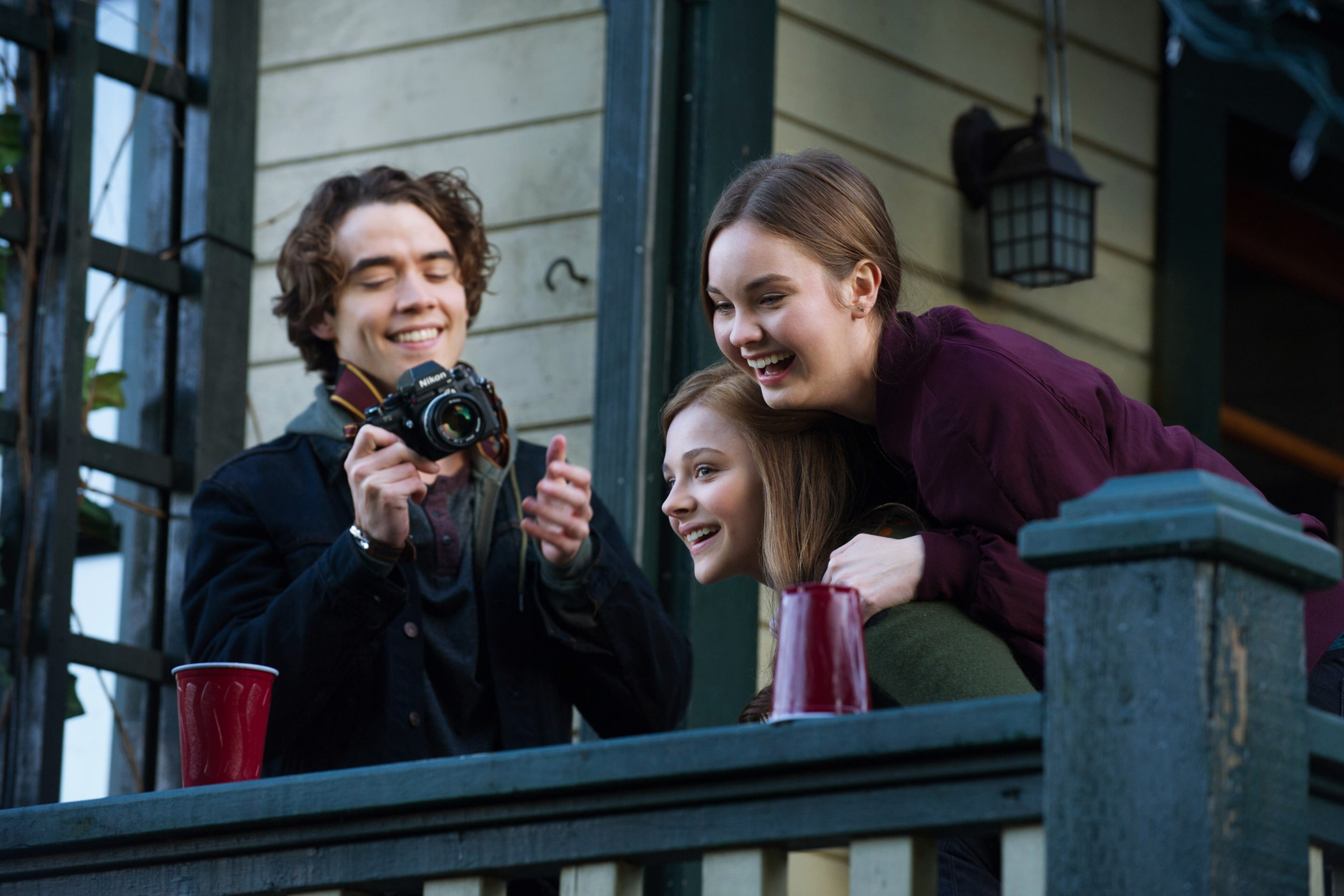 black, stay, canon, smiling, if i stay, 2K, dslr, camera, family, HD Wallpaper