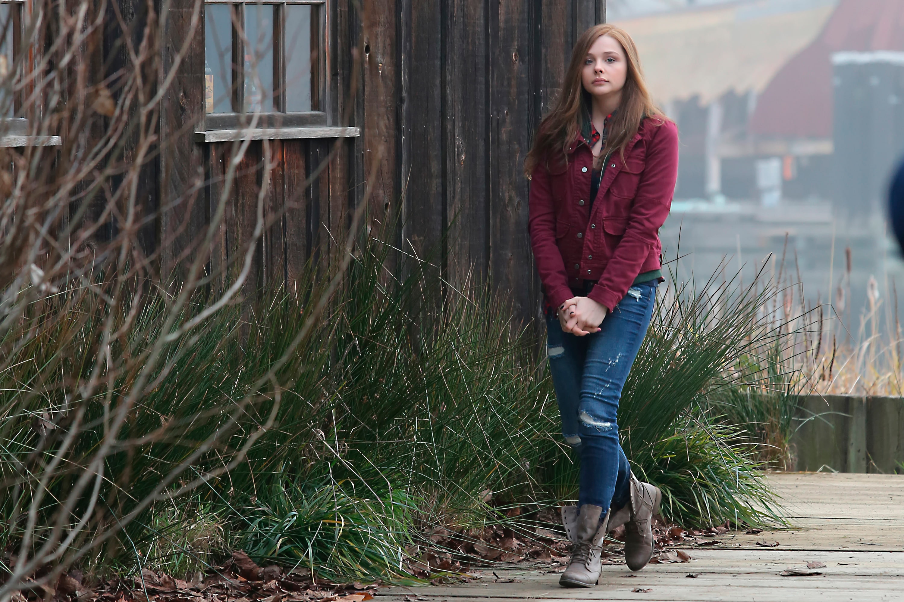 button, Chloë Grace Moretz, red, jacket, women, 2K, If I Stay, Live for Love, s, HD Wallpaper