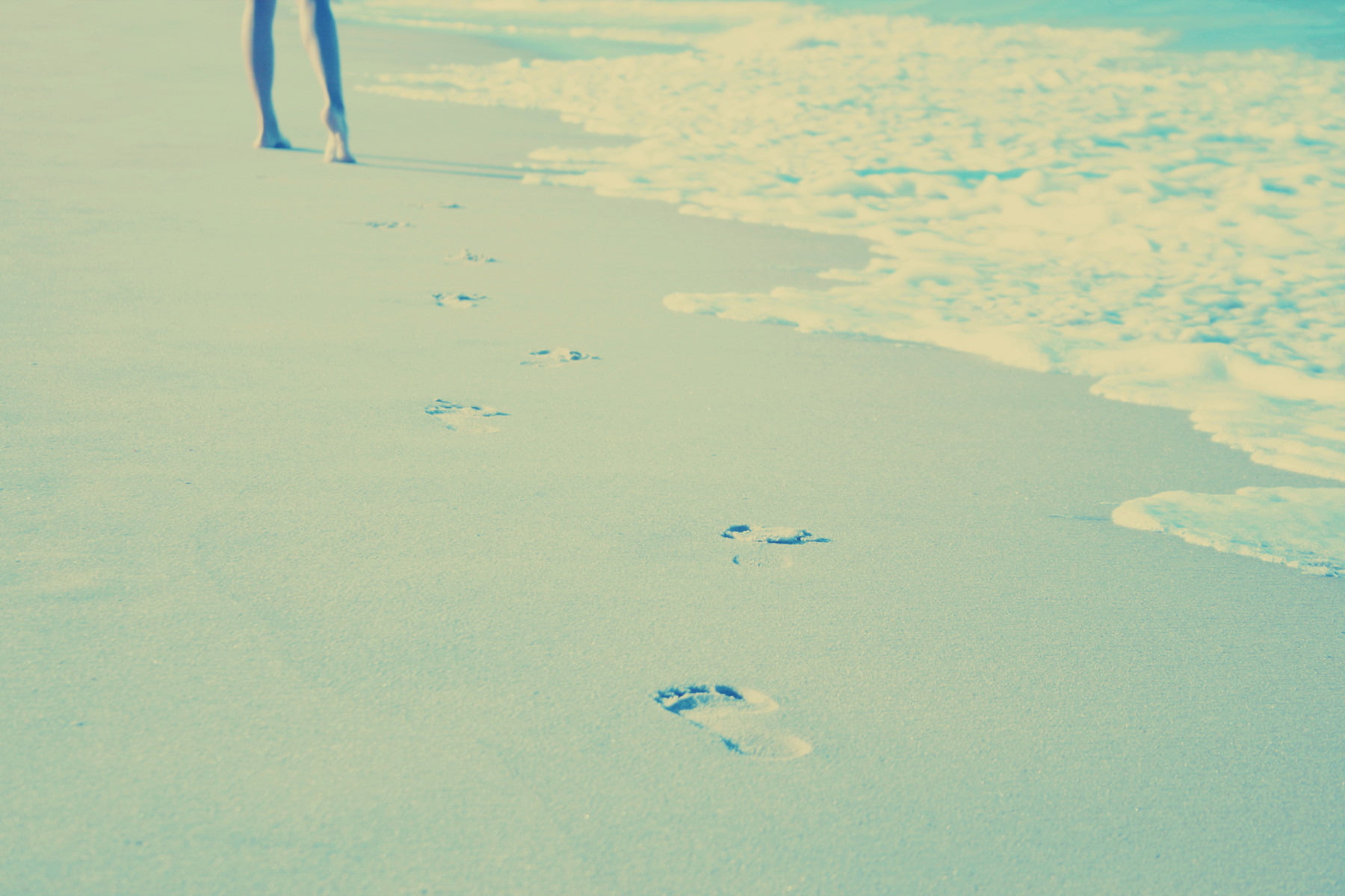 scenics - nature, mood, travel Destinations, land, trail, people, seashore, joy, feet, vacations, landscape, waterfront, outdoors, water, heat, light, blue, HD Wallpaper