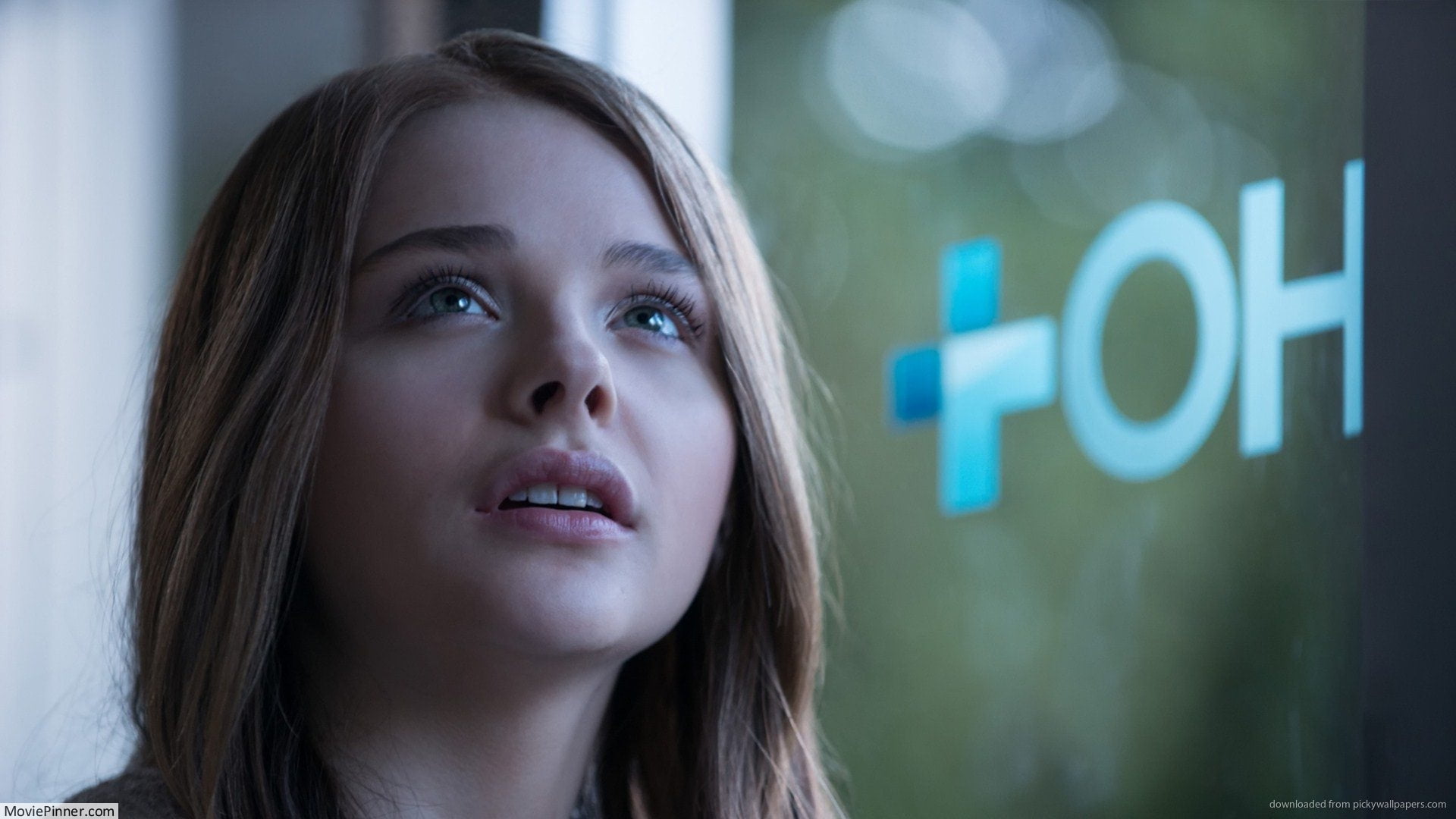 celebrities, looking away, females, if i stay, teenager, emotion, adolescence, contemplation, adult, headshot, hairstyle, hair, movies, beautiful woman, HD Wallpaper