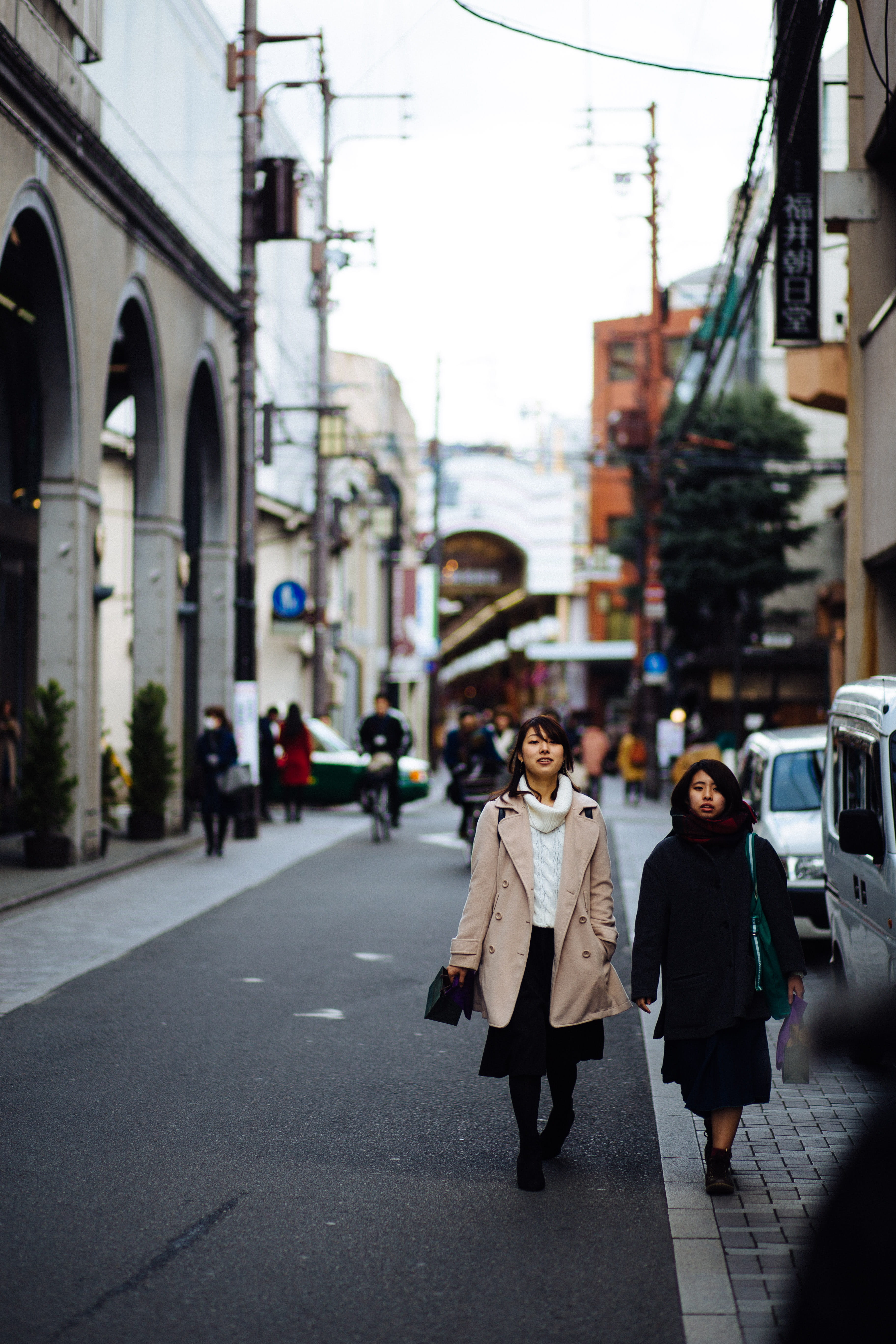 city, full length, street, incidental people, urban Scene, rear view, day, two people, architecture, people, parked car, letting, girl, lifestyles, building exterior, Phone HD Wallpaper