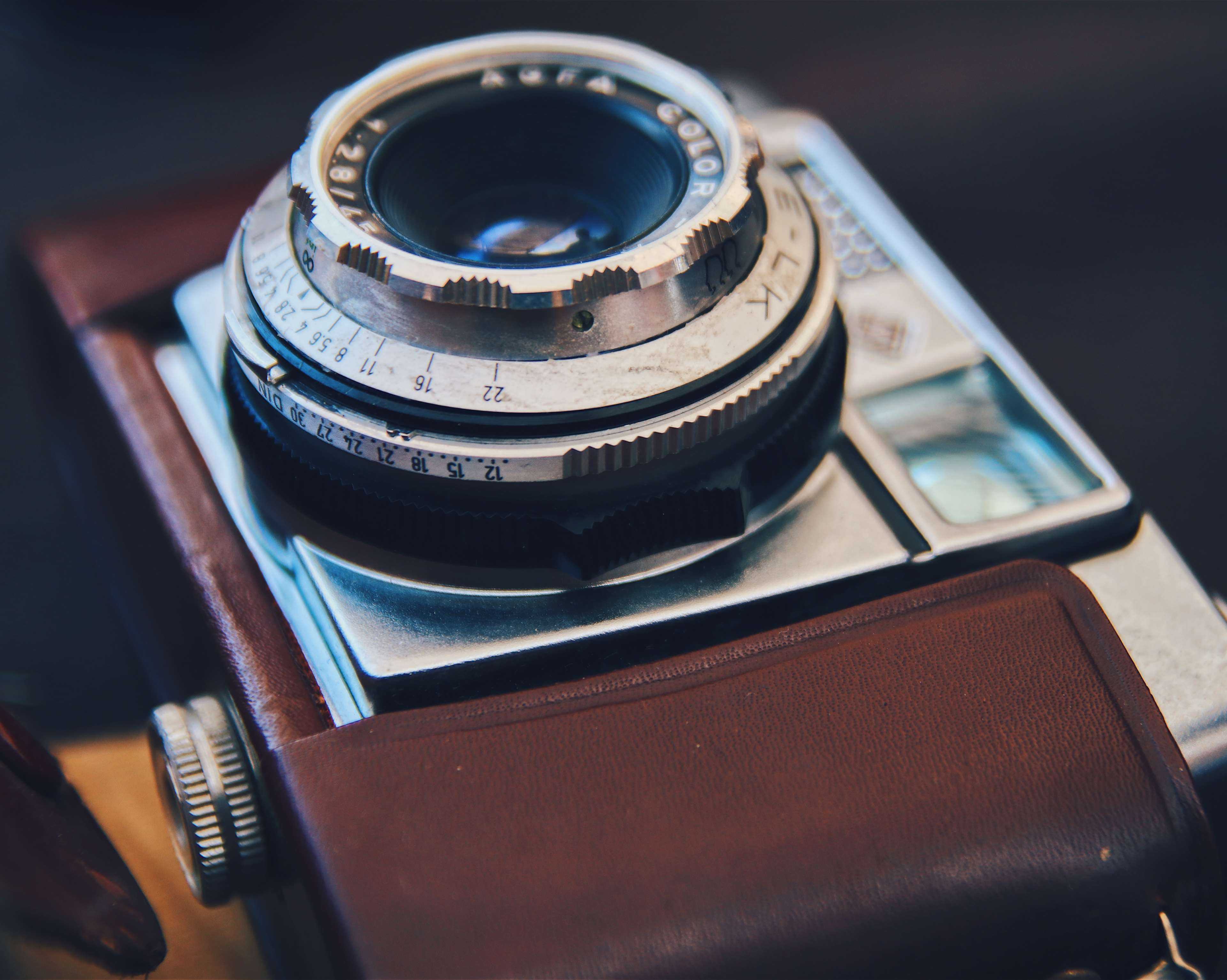 lens - optical instrument, close up, photographic equipment, single object, camera - photographic equipment, leather, still life, electronics, focus, table, HD Wallpaper
