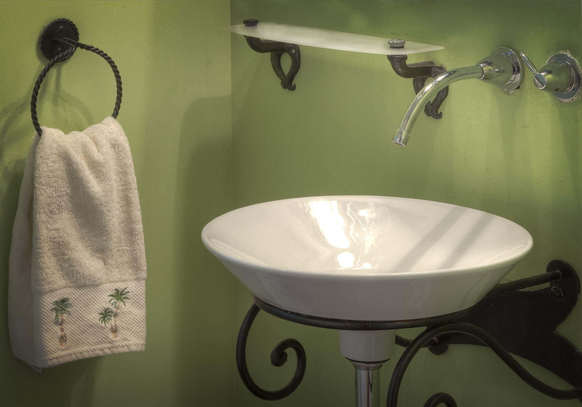 indoors, contemporary, near, metal, sink, white, plant, towel, 1080P, round, no people, bathroom, domestic Room, focus on foreground, lifestyle, wash bowl, HD Wallpaper