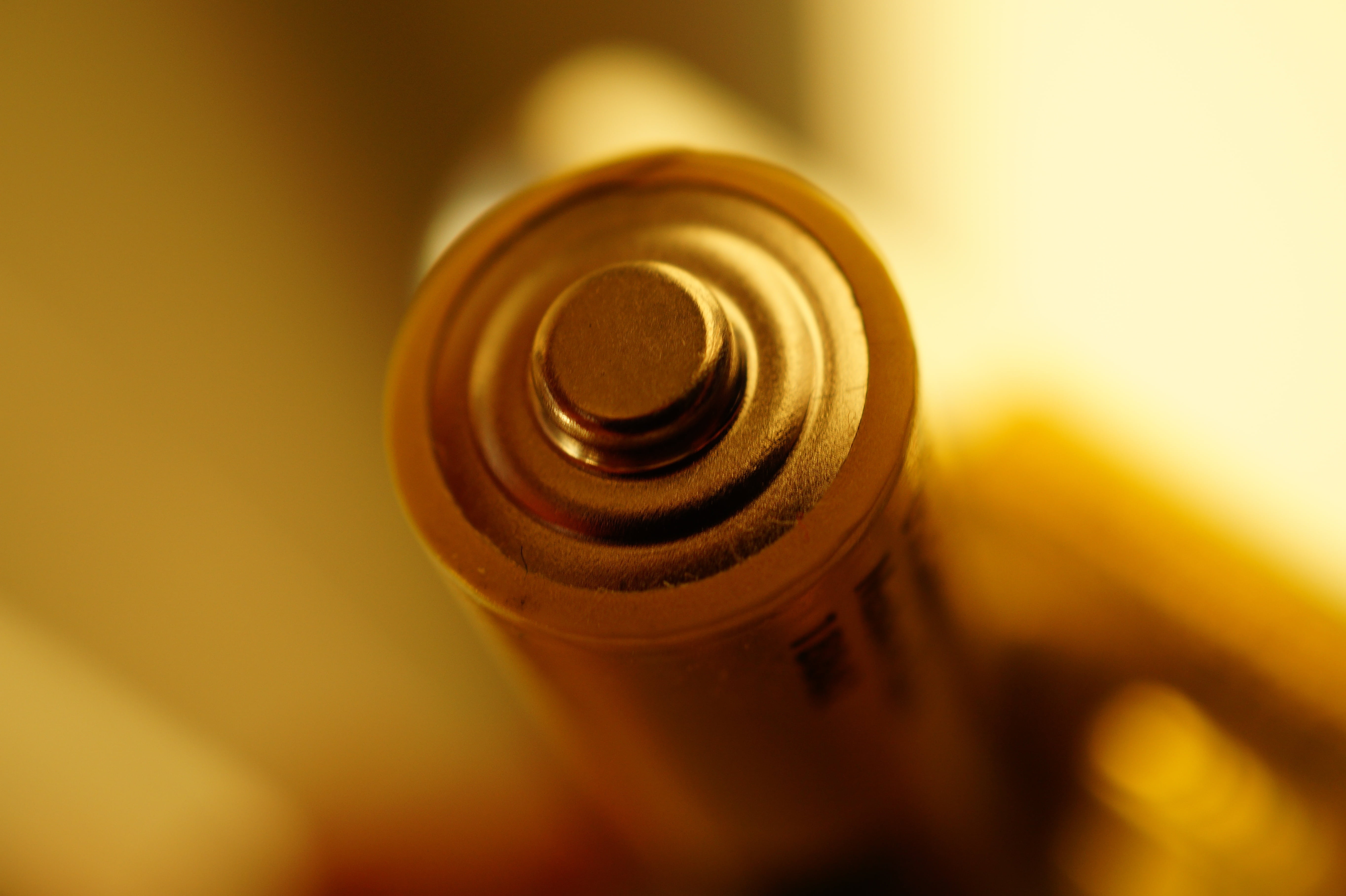 arts culture and entertainment, gray, 5K, glass - material, close-up, technology, close-up view, film industry, photography, selective, copy space, battery, HD Wallpaper