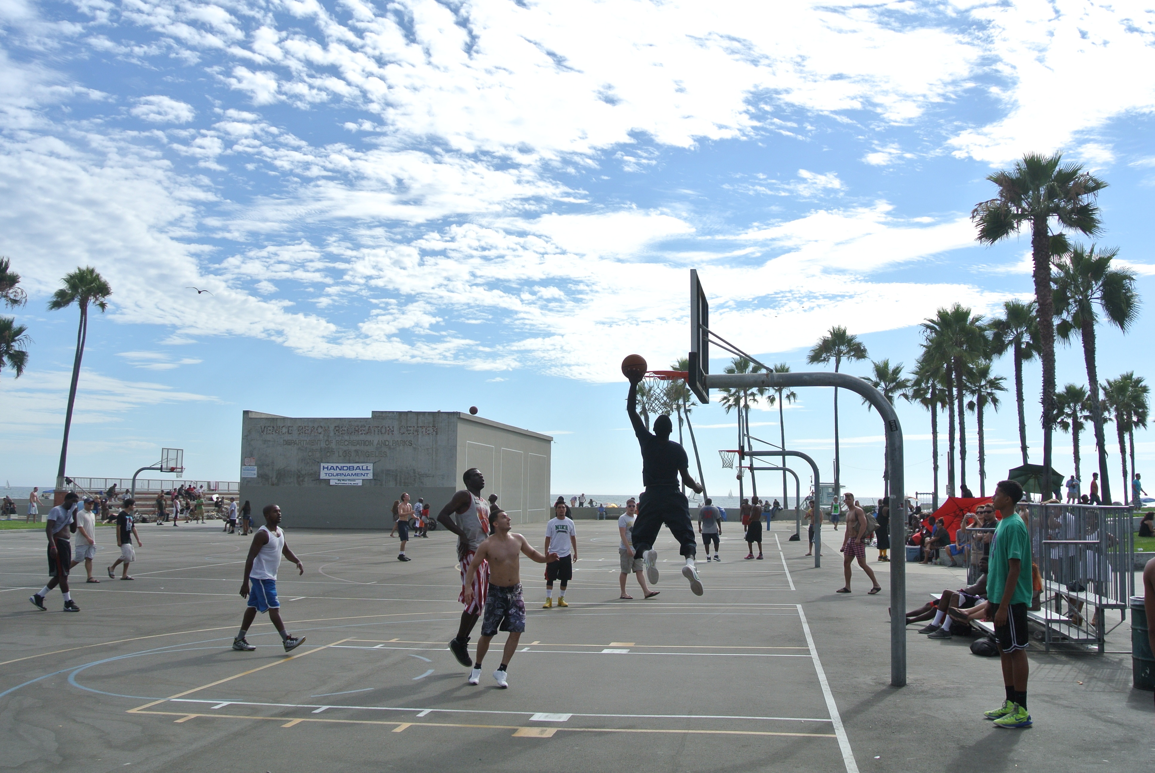 architecture, hoops, day, group of people, cloud - sky, nature, leap, real people, outdoors, large group of people, leisure activity, women, 4K, usa, basketball - sport, HD Wallpaper