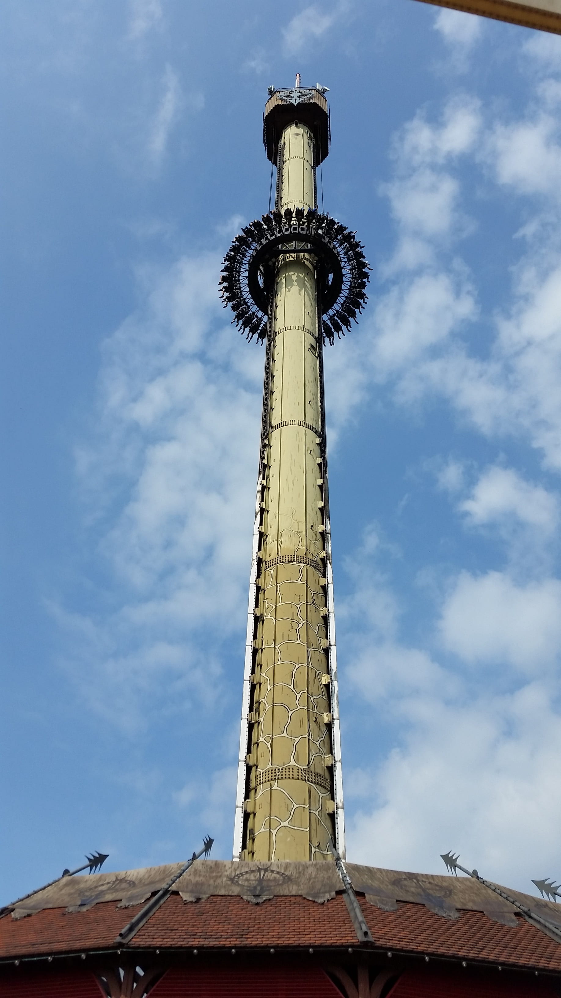 attraction, ride, tower, high, 2K, speed, blue, metal, low angle view, travel destinations, tall - high, day, cloud - sky, travel, outdoors, scream, building exterior, Phone HD Wallpaper