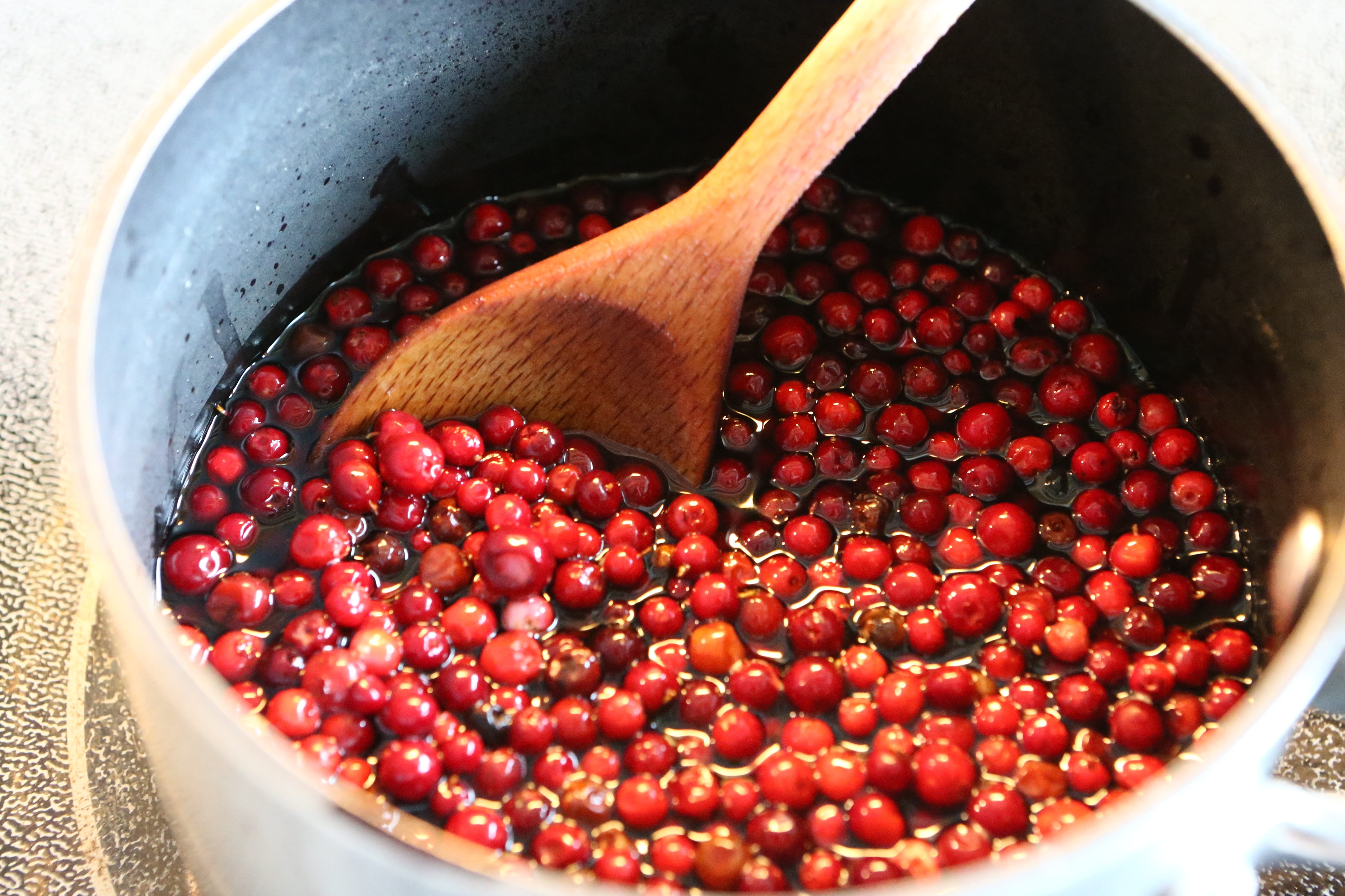 taste, spoon, 5K, no people, accessories, dining, berry, healthy eating, indoors, fruit, abundance, kitchen utensil, still life, berry fruit, spice, food, HD Wallpaper