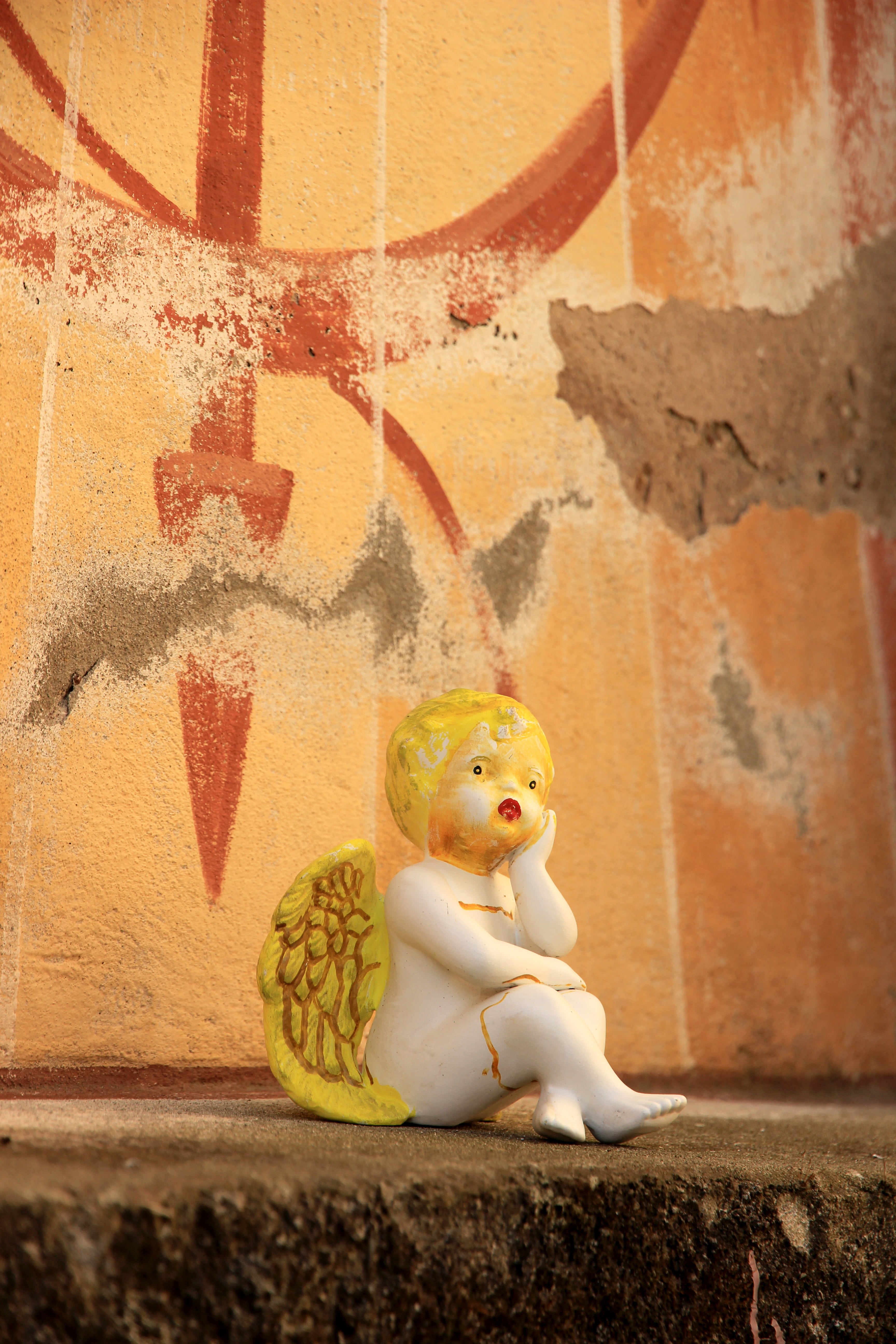 memory, consolation, grave, child grave, no people, female likeness, creativity, hope, wall, figurine, toy, little angel, mural, 5K, angel, faith, close-up, Phone HD Wallpaper